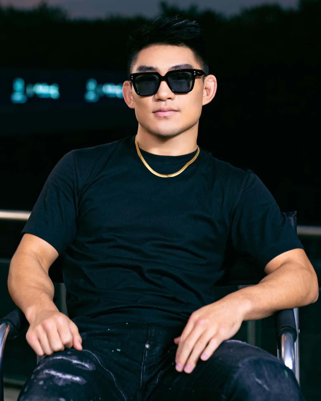 Cool Song Yadong Black Outfit Background