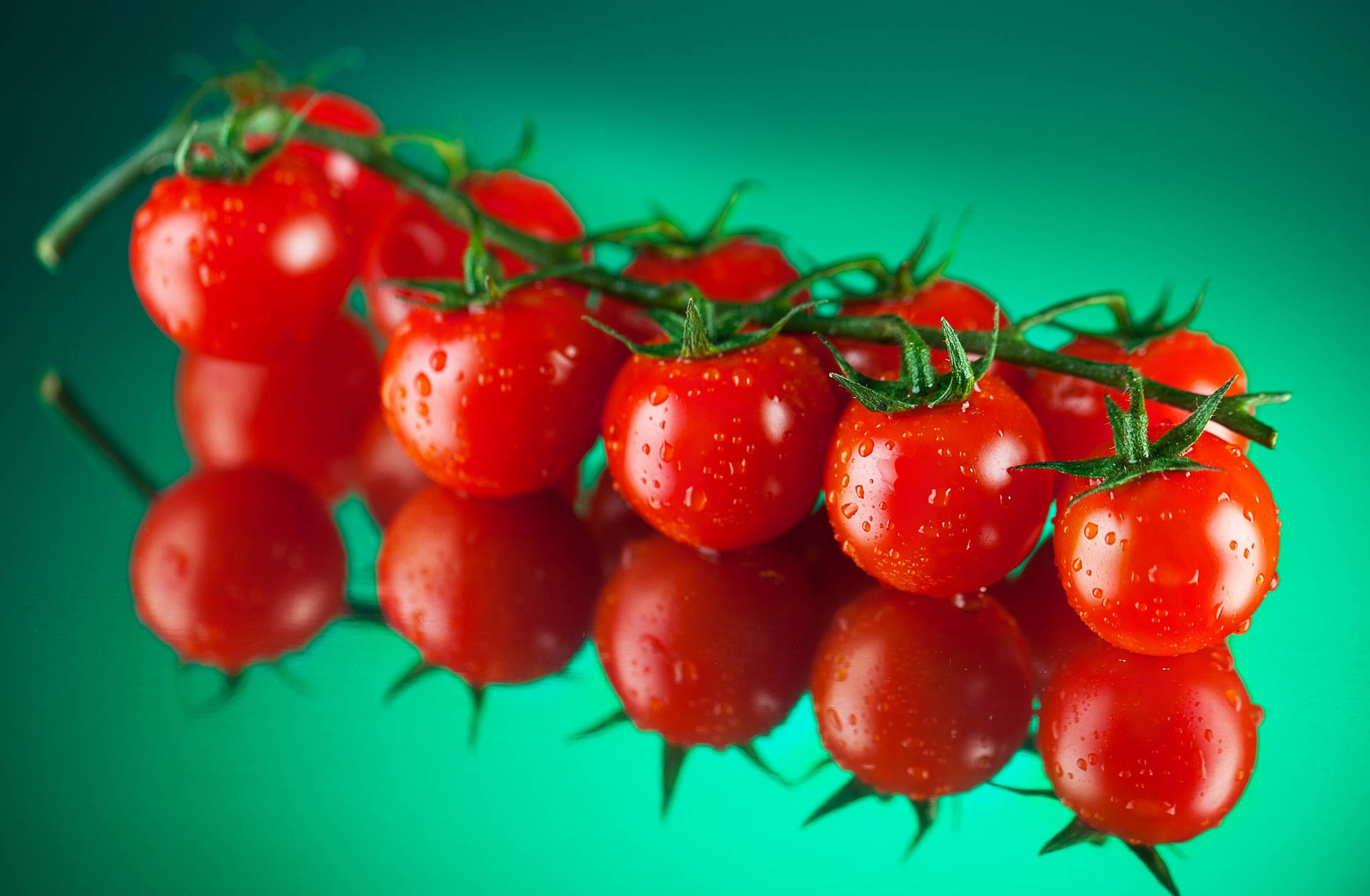 Cool Tomato Fruits Optical Illusion Background