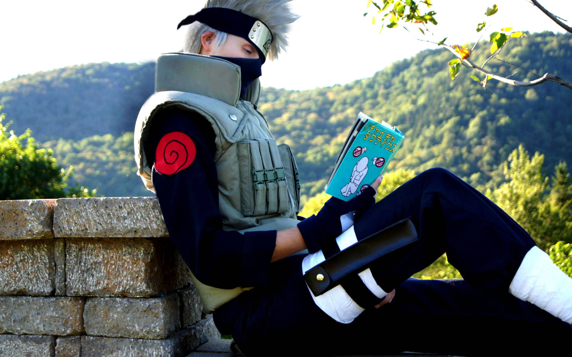 Cosplay Kakashi Reading Manga Background
