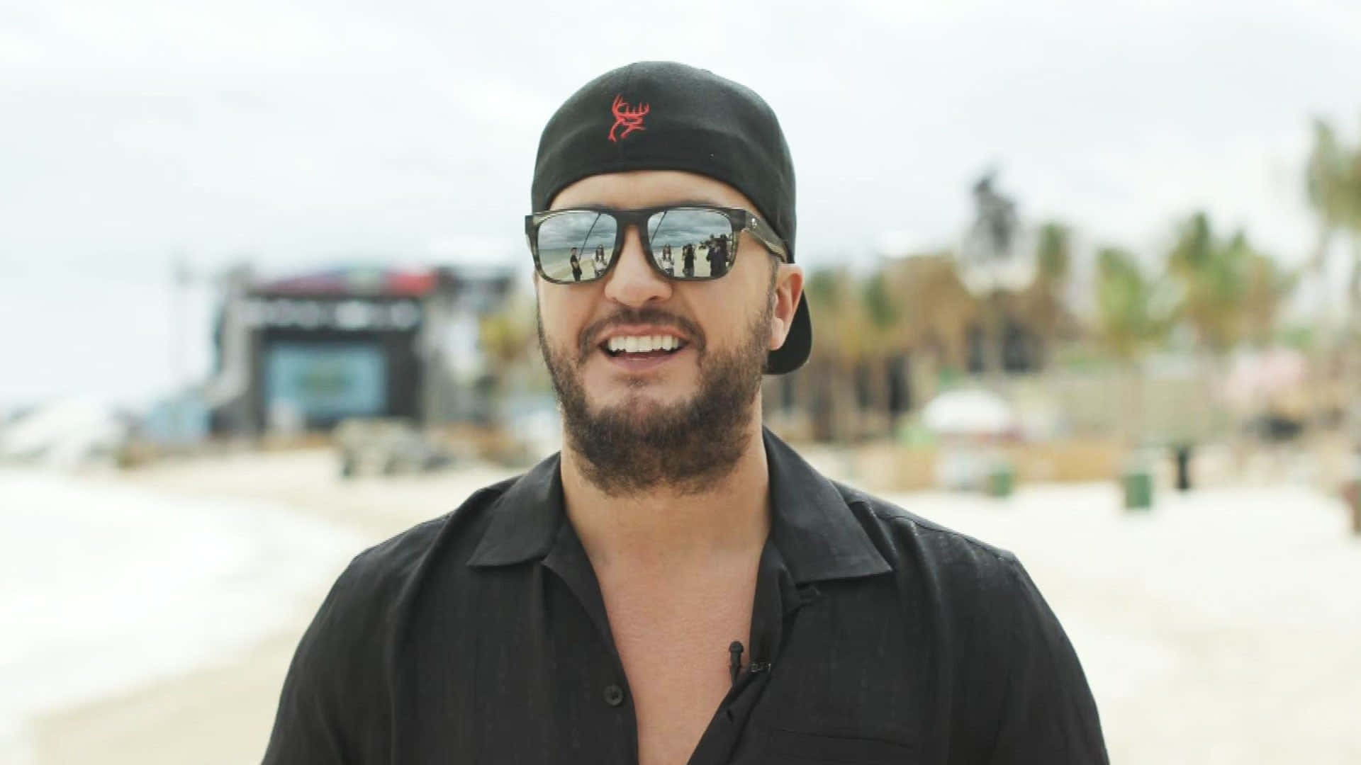 Country Music Artist Luke Bryan Background