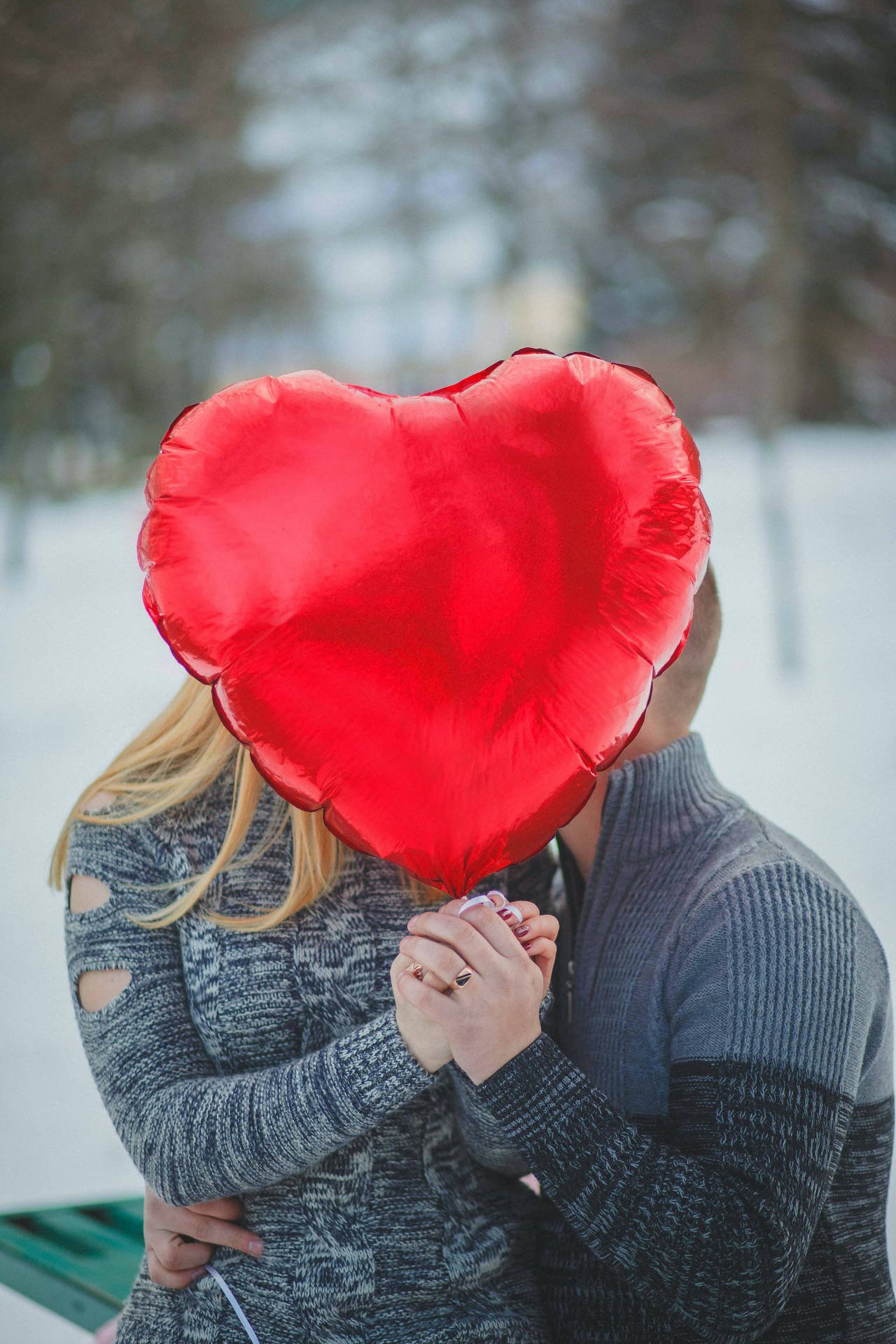 Couple In Love Red Heart Balloon Background