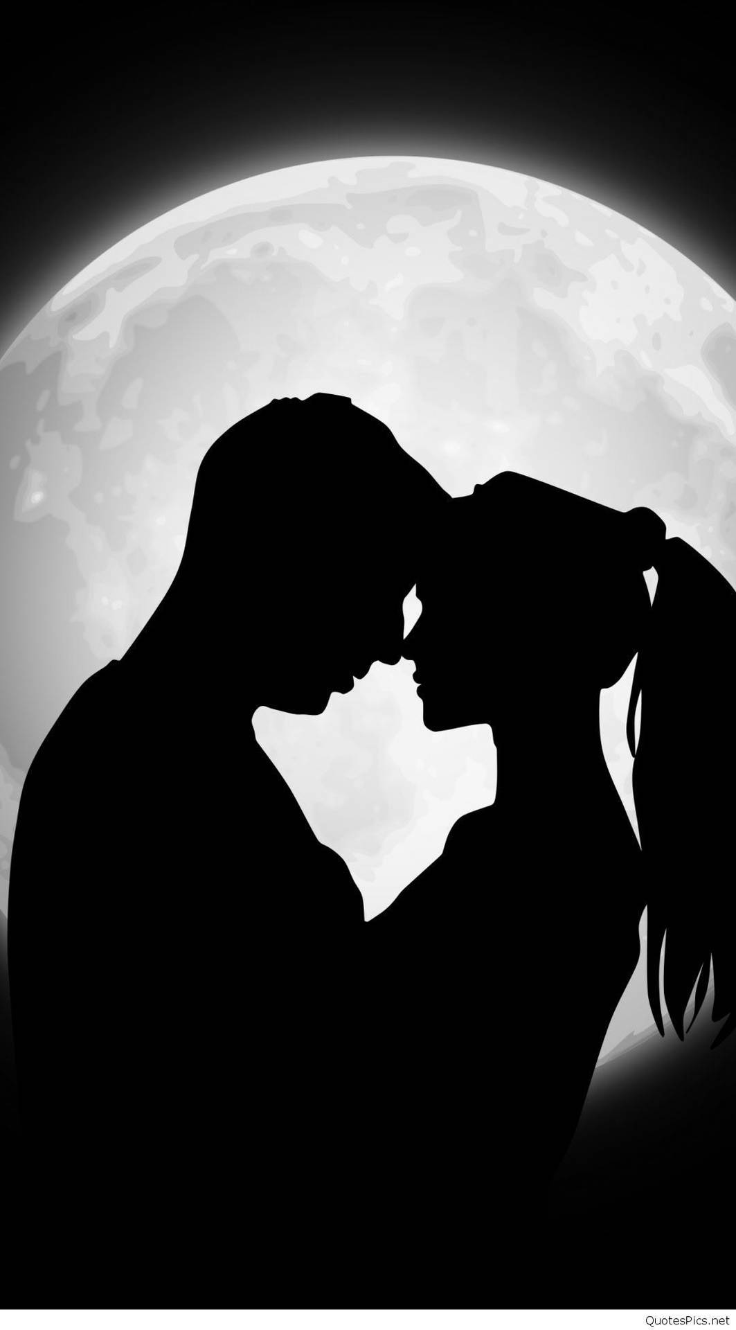 月亮上的情侣黑色爱情背景