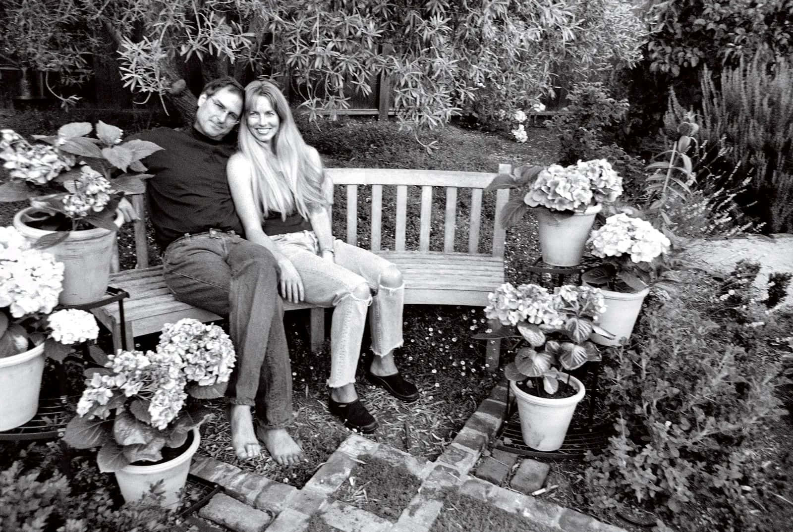 Coupleon Garden Bench Background