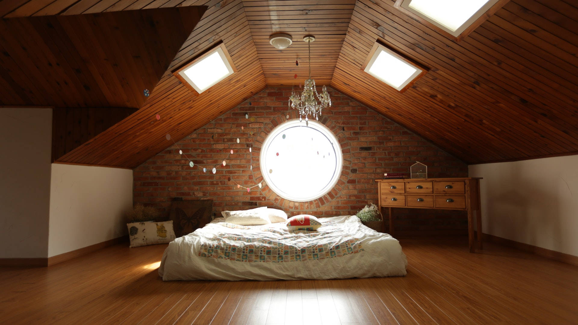 Cozy Attic Bedroom Design