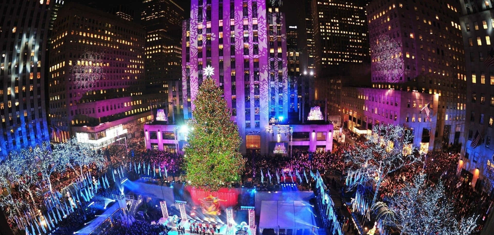 Create Holiday Cheer This Season With A Beautiful Christmas Desktop. Background