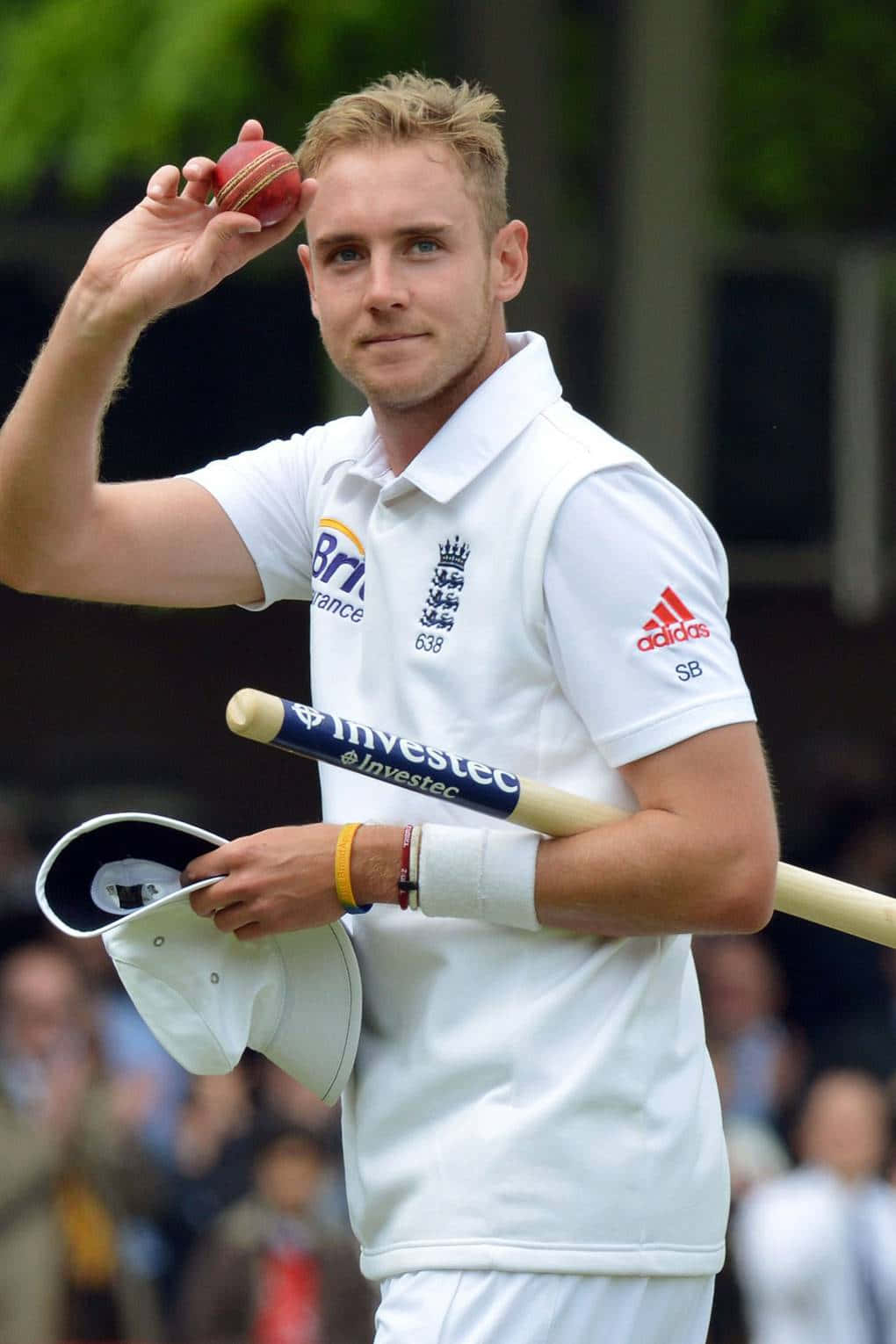 Cricketer Acknowledging Applause Background