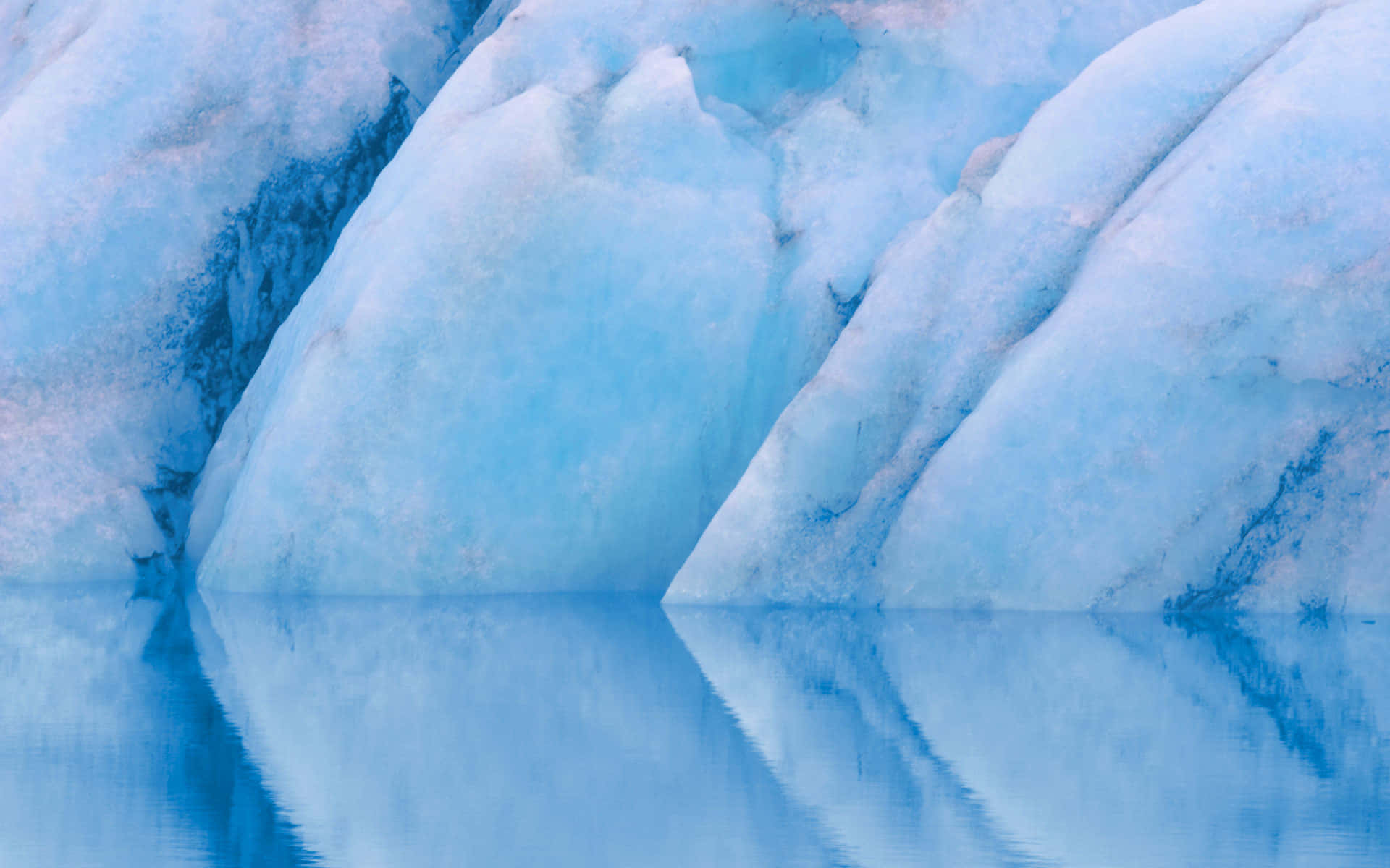Crisp Minimalist Glaciers [wallpaper] Background
