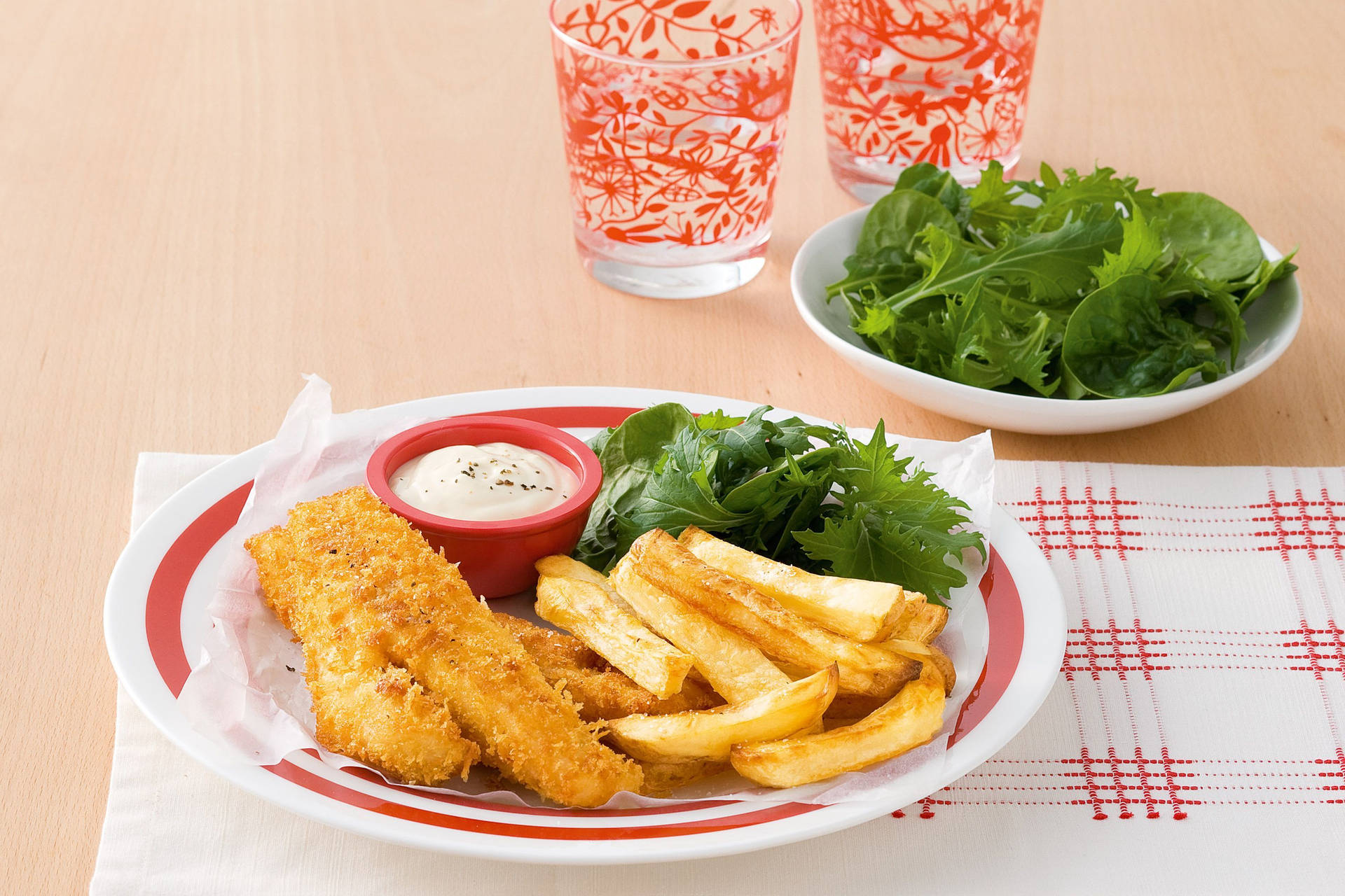 Crispy Fish And Chips With Lettuce