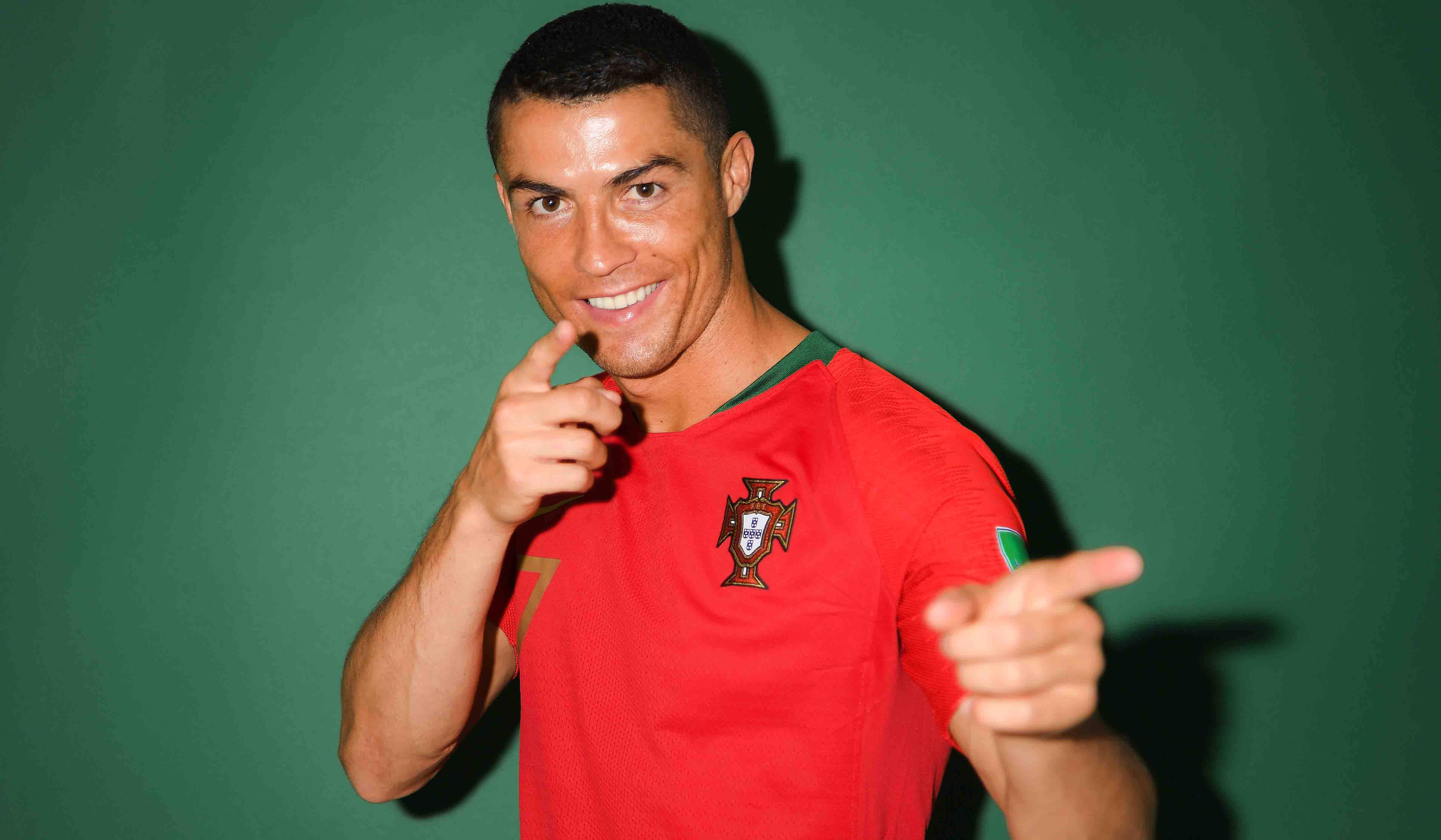 Cristiano Ronaldo Cool 2018 Fifa Portugal Team Portrait Background