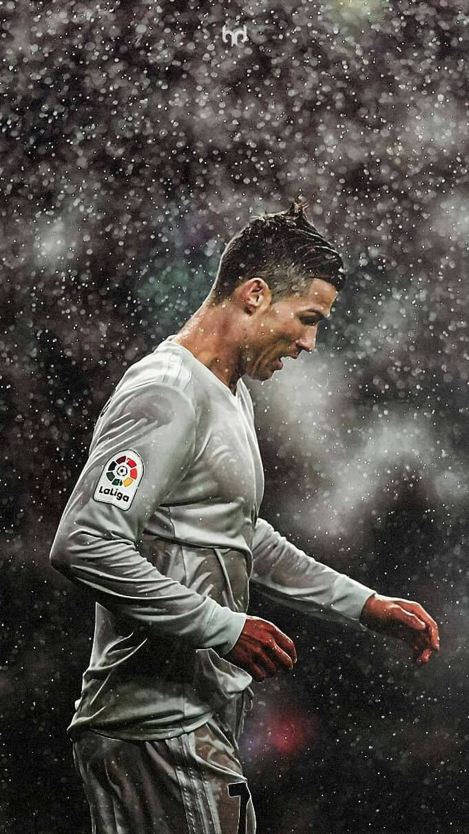 Cristiano Ronaldo Getting Soaked In The Rain Background