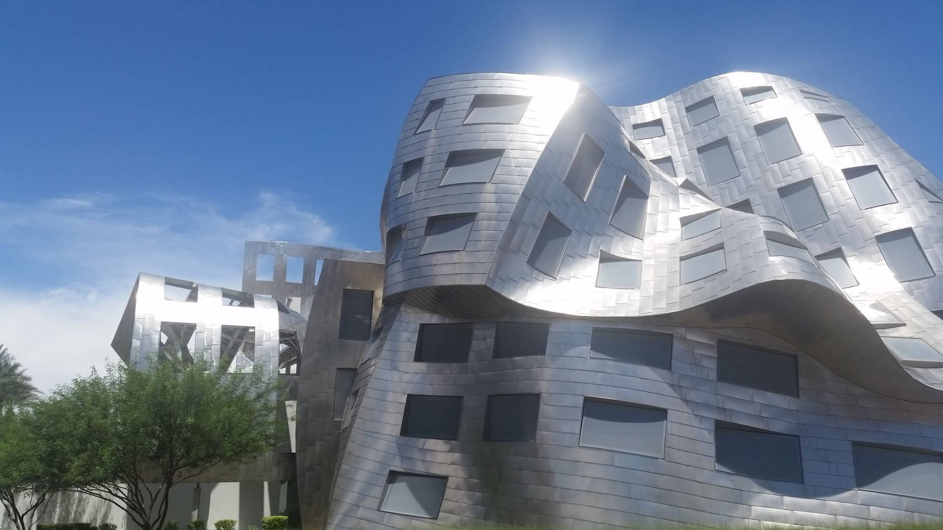 Crooked House Of Lou Ruvo Center For Brain Health Background