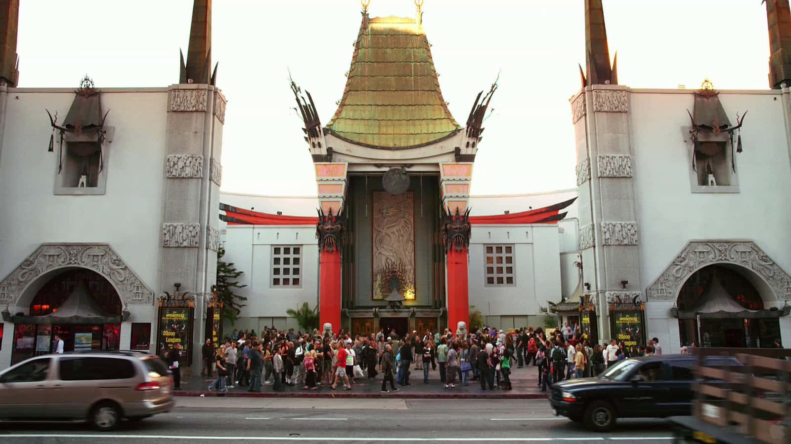 Crowds Outside Graumans Chinese Theatre Background