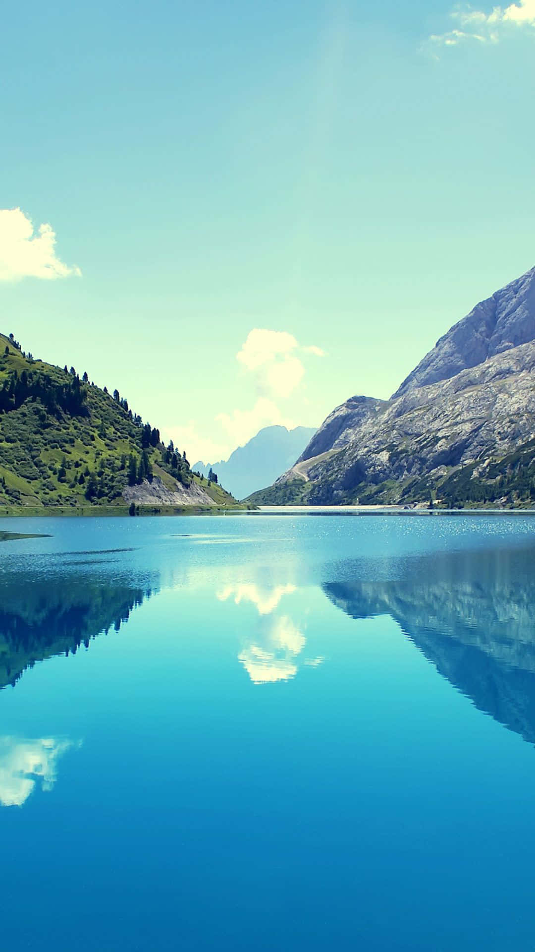 Crystal Blue Lake Natural Background Background