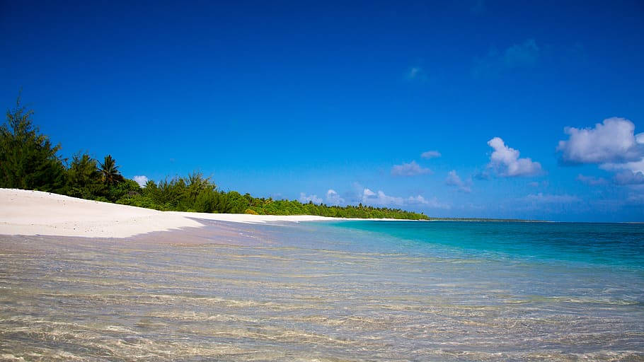 Crystal Clear Waters Of The Marshall Islands Background