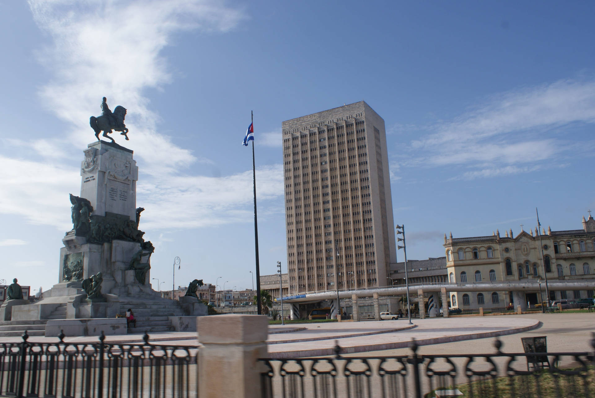 Cuban Flag Antonio Maceo Monument Background