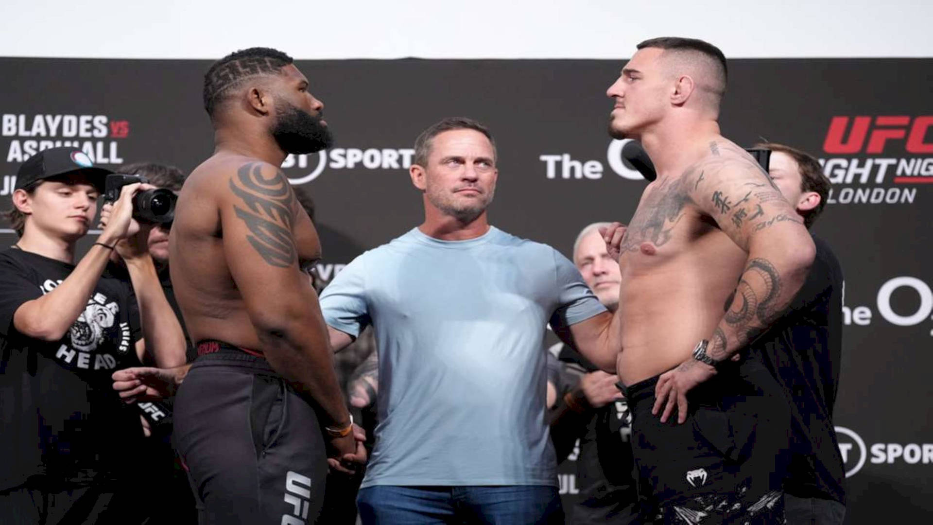 Curtis Blaydes In An Intense Face-off Moment Background