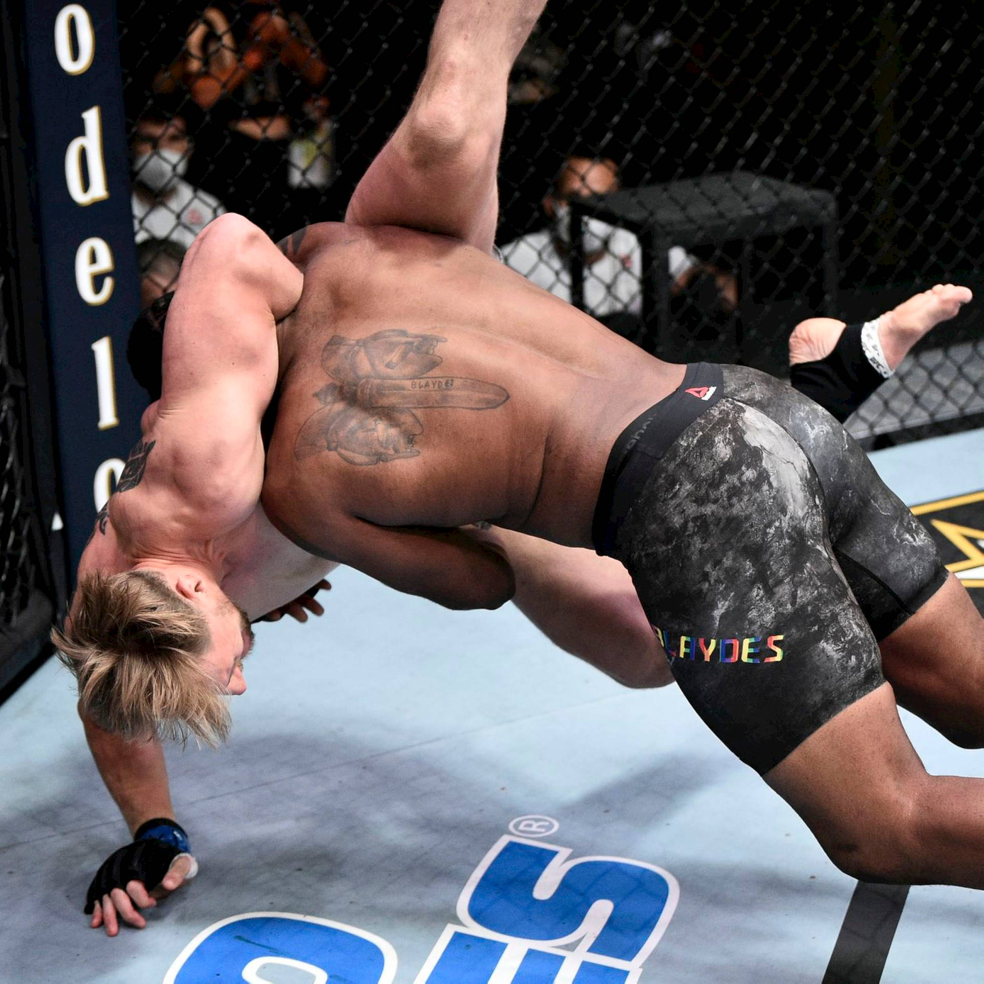 Curtis Blaydes Tackle Slam Background