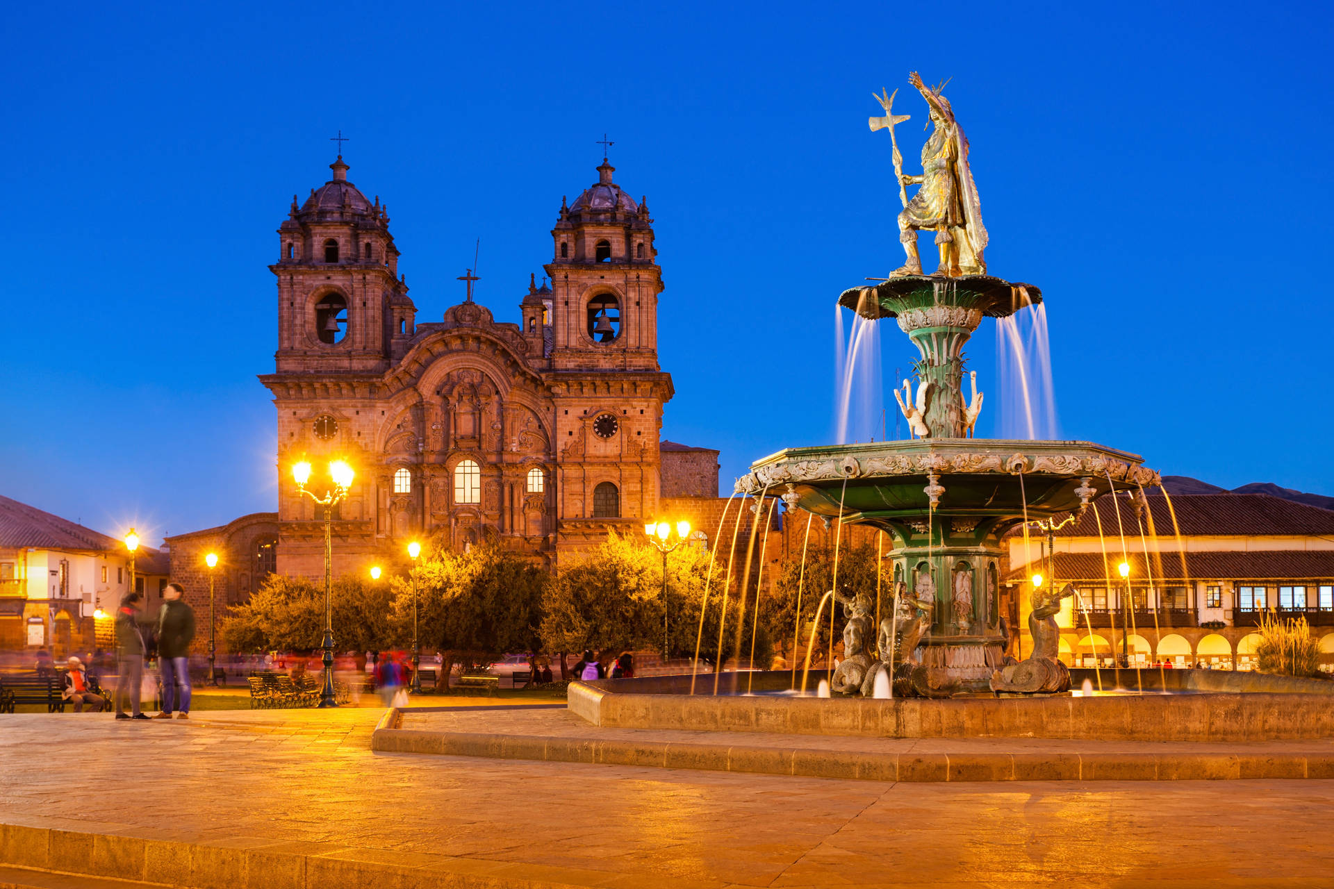 Cusco's Vibrant Main Square, The Heart Of Peru Background