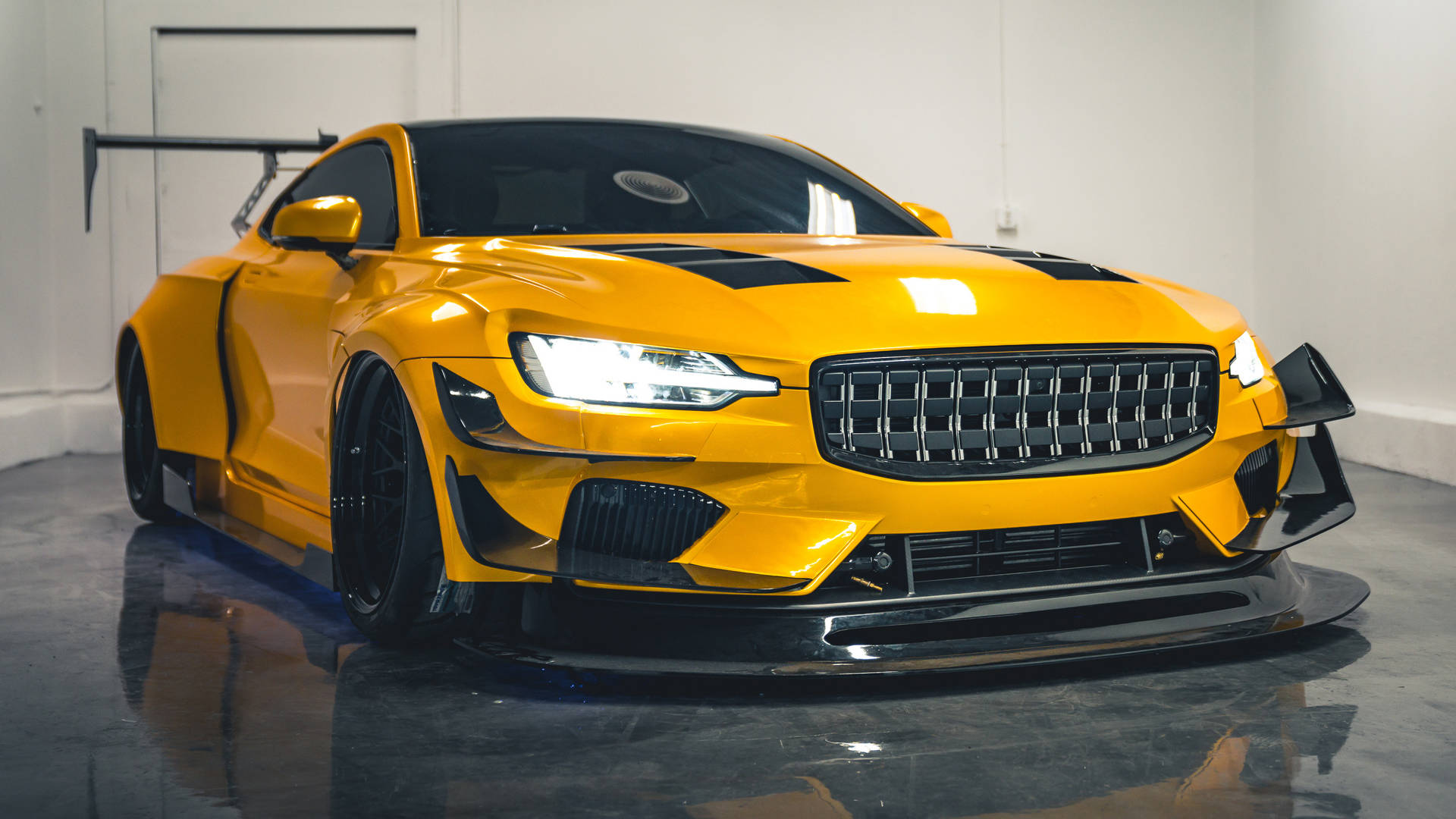 Custom Color Polestar 1