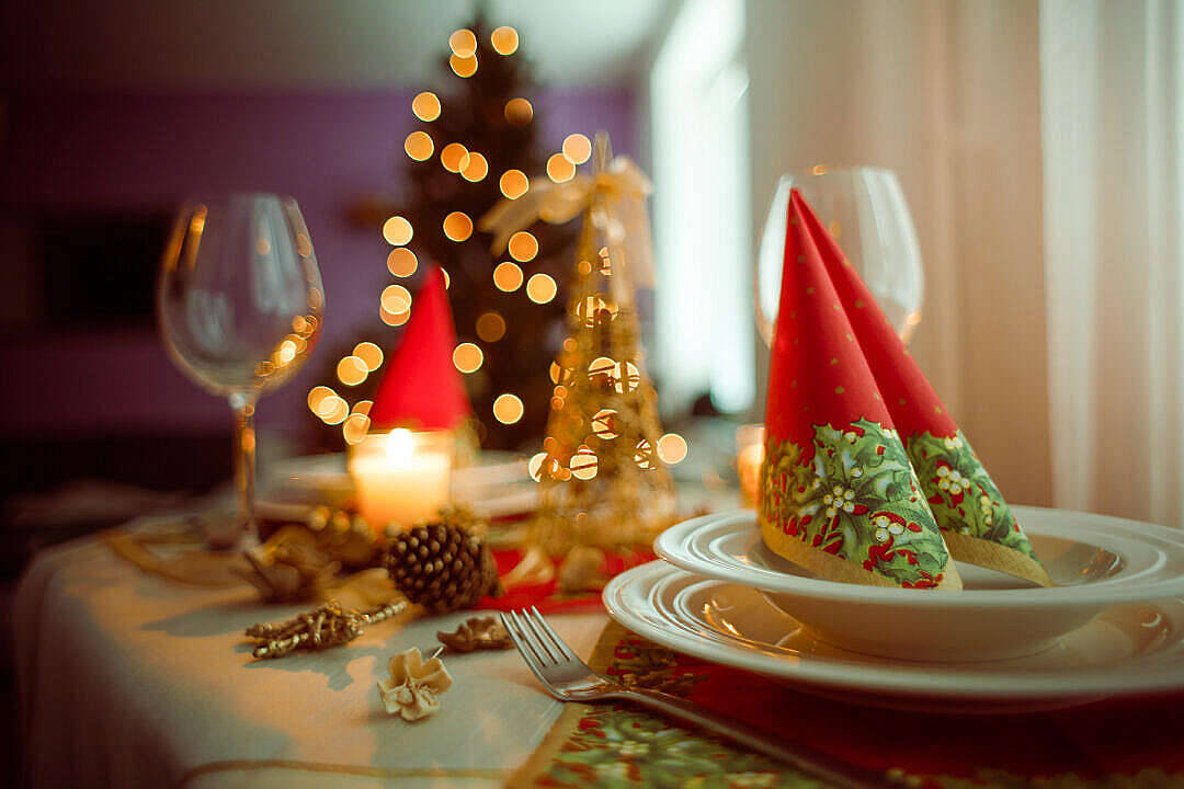 Cute Aesthetic Christmas Table Setting Background