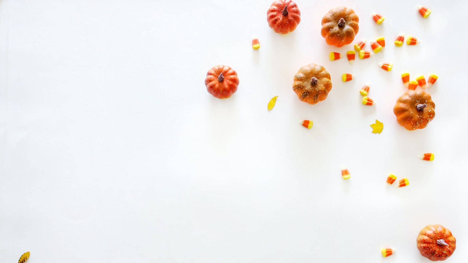 Cute Aesthetic Halloween Small Pumpkins Background