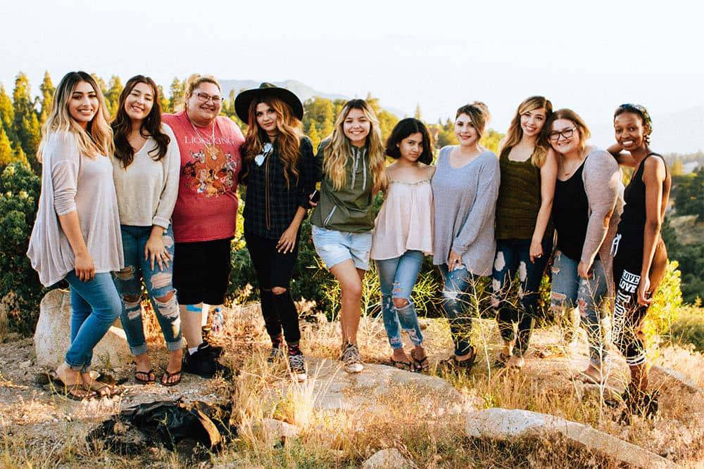 Cute Aesthetic Teenage Friends Group