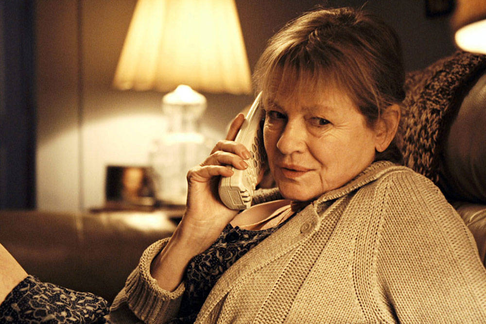 Cute American Actress Dianne Wiest As Nat Background