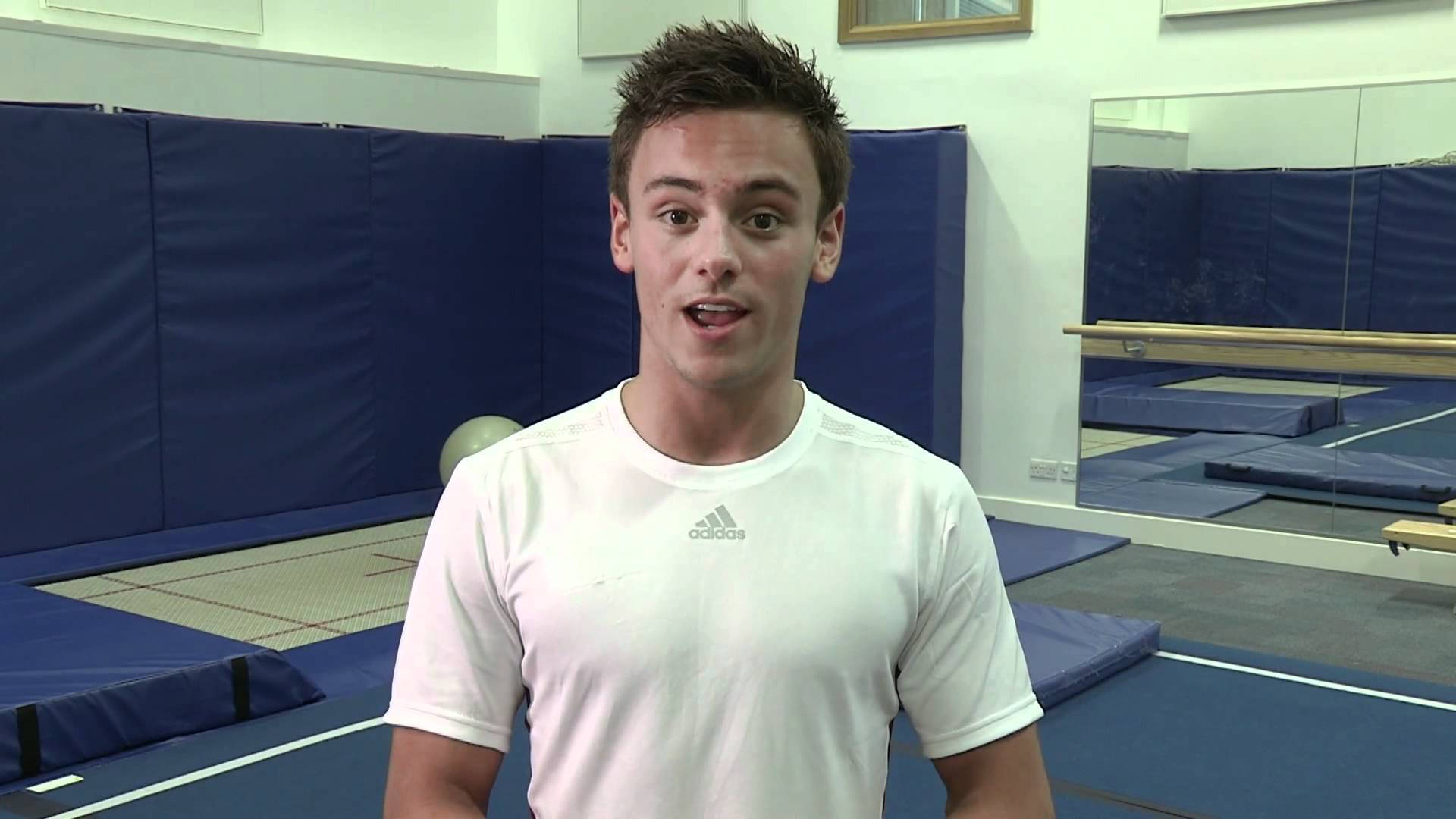 Cute Diver Tom Daley Background