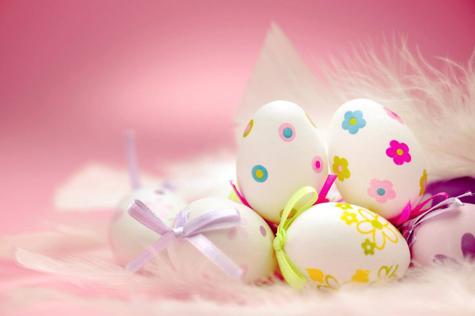 Cute Easter Eggs And Ribbons Background