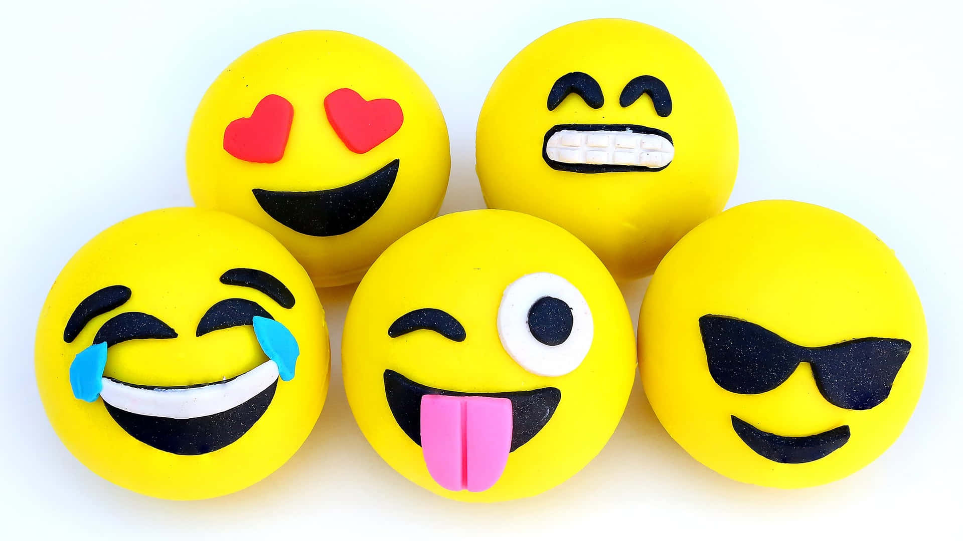 Cute Emoji Happy Smile Background