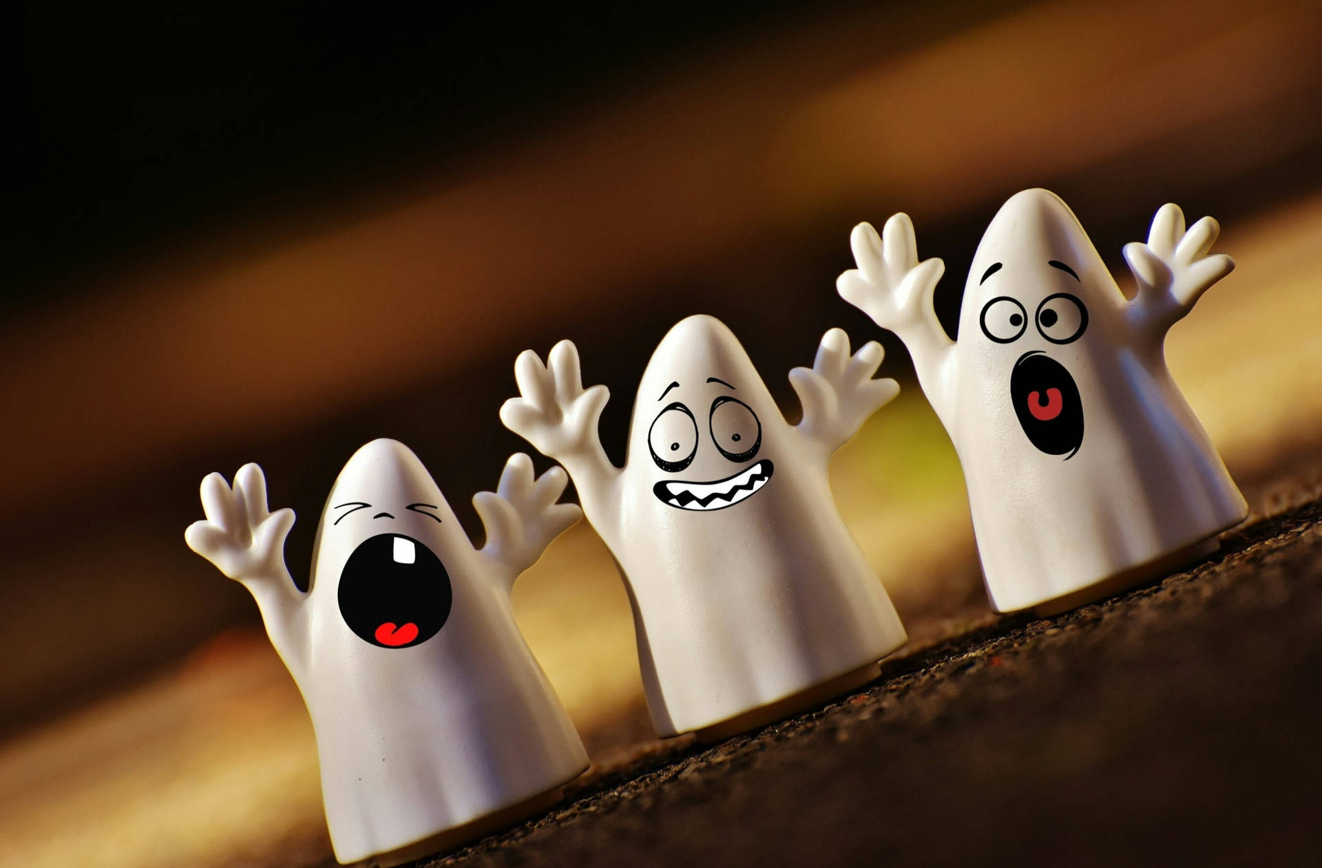 Cute Halloween Miniature Ghosts Background