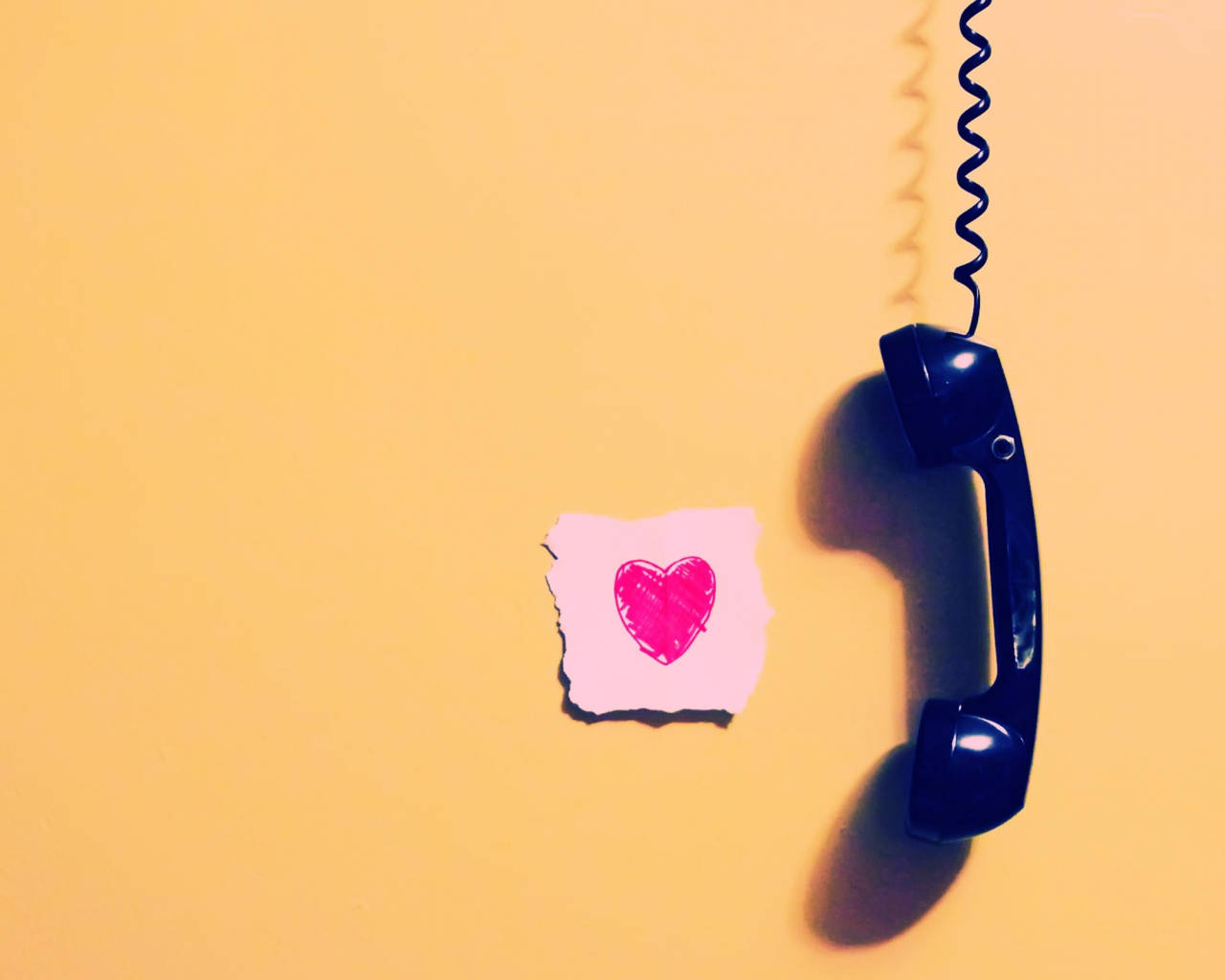 Cute I Love My Girlfriend Heart And Telephone Background