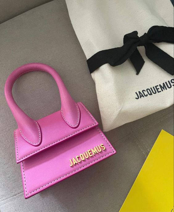 Cute Jacquemus Le Chiquito Moyen Bag Background