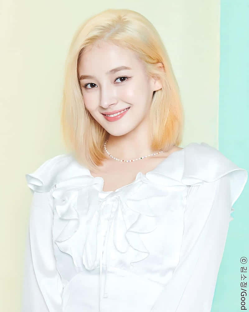 Cute Korean Singer Nancy Momoland Background