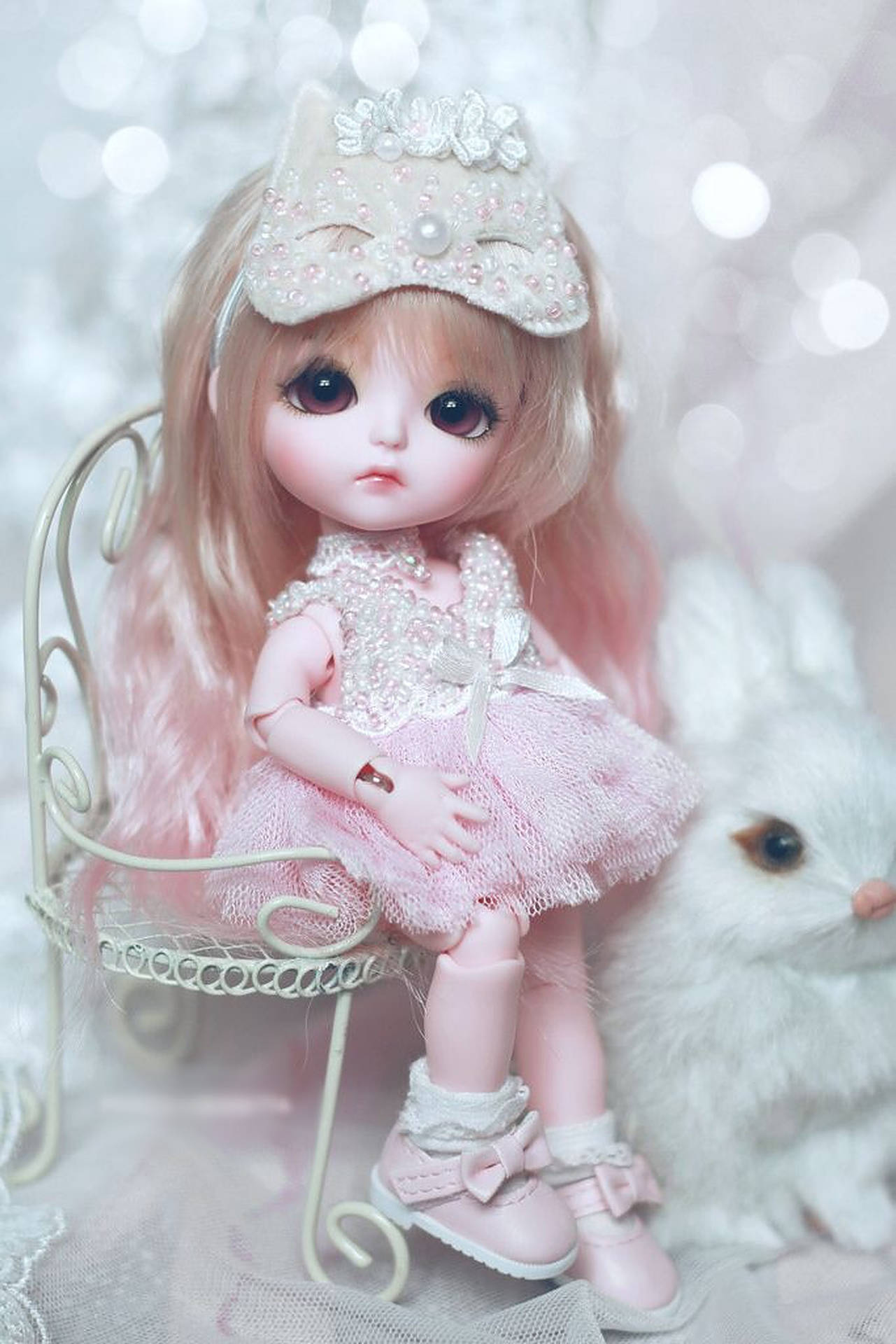 Cute Mini Doll Background