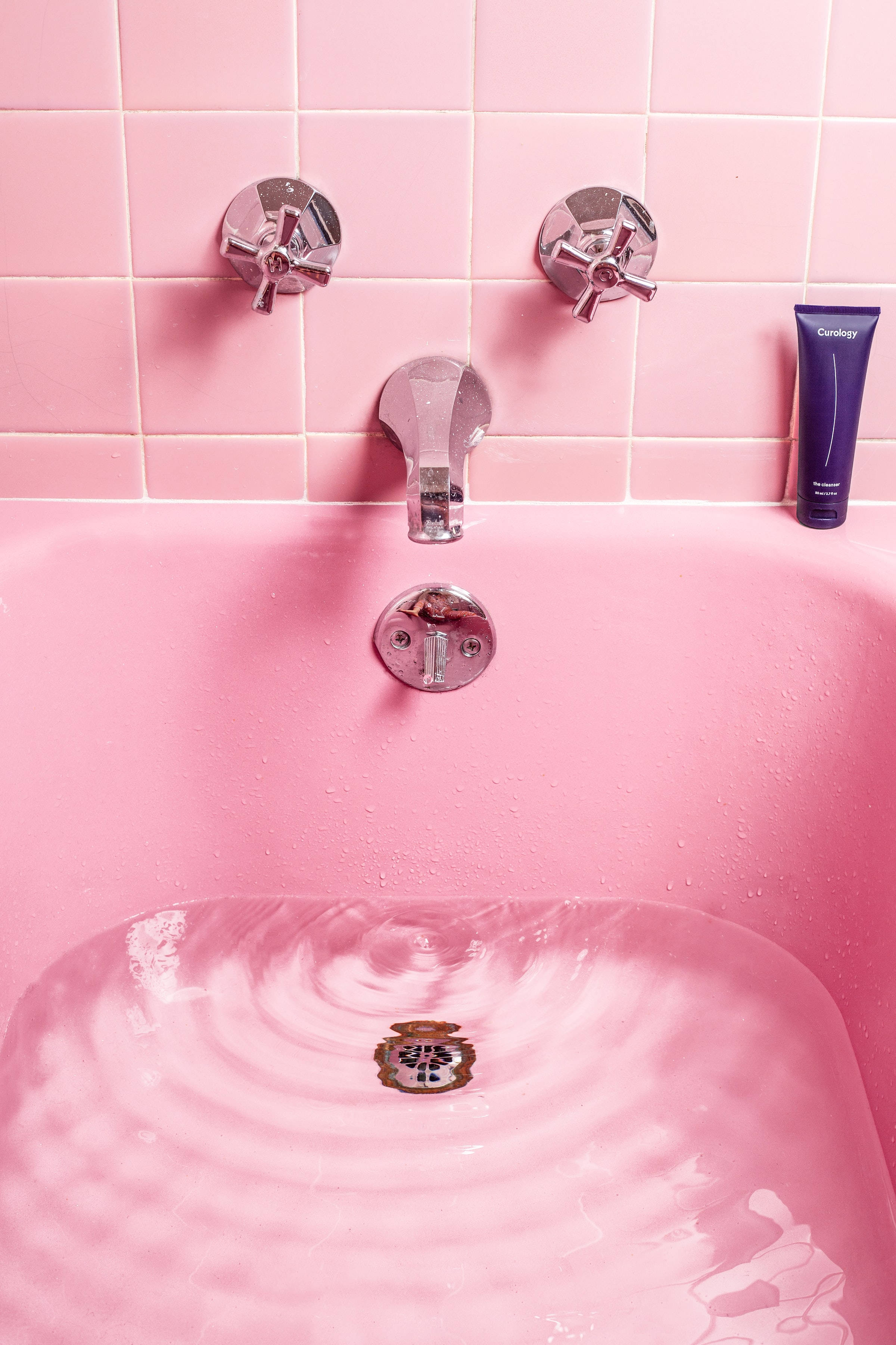 Cute Pink Aesthetic Bathtub Water