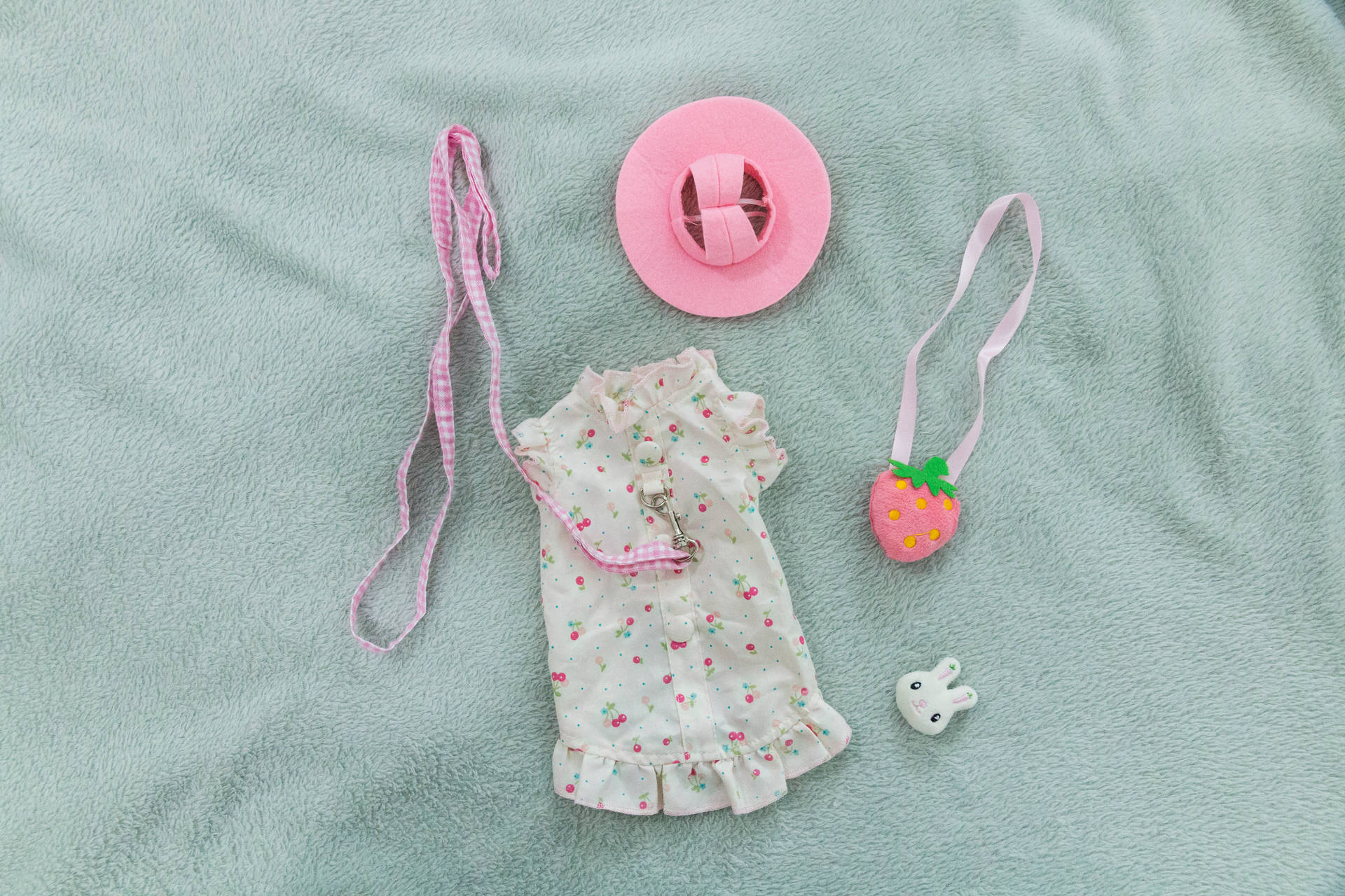 Cute Pink Girl Items Background