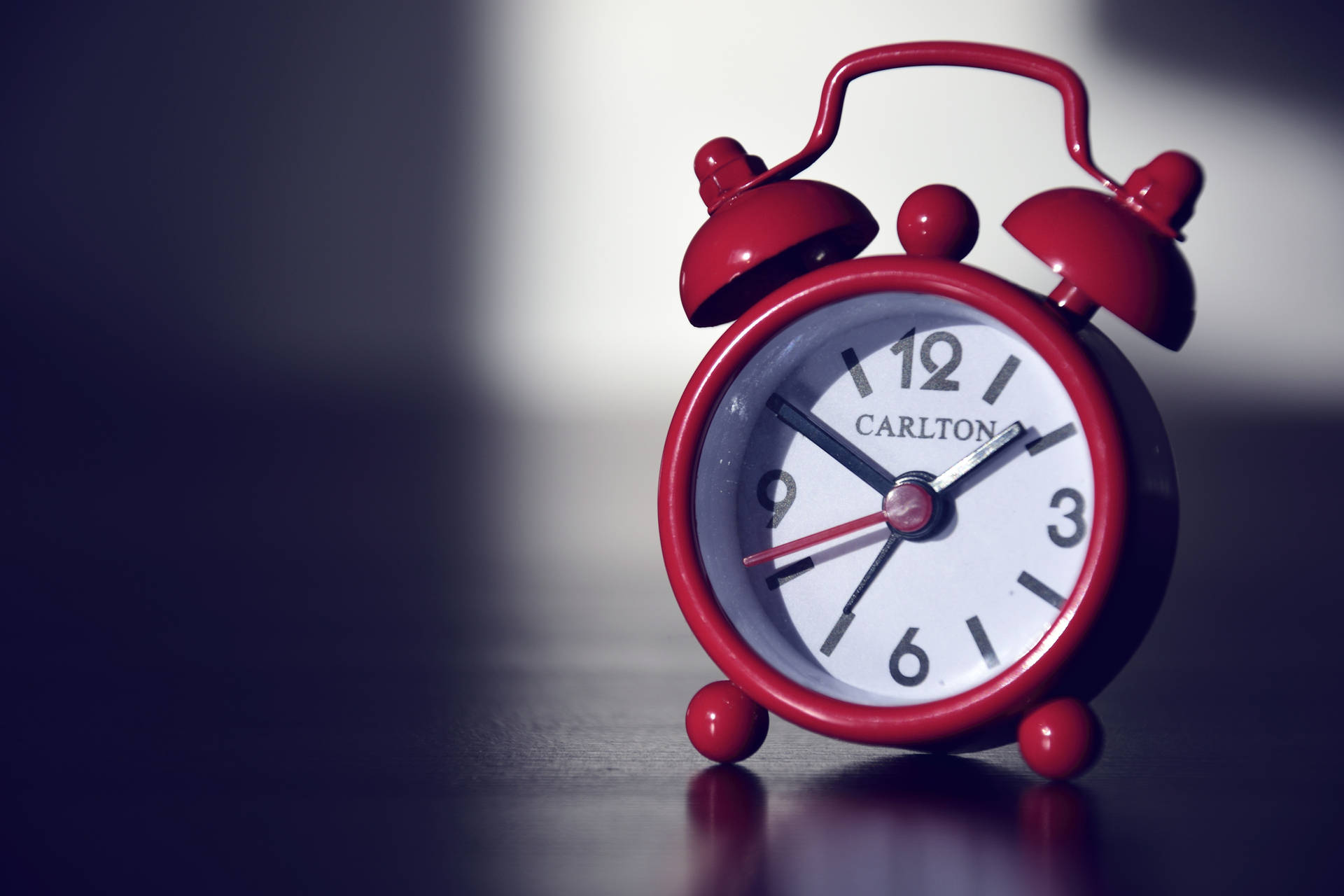 Cute Red Alarm Clock Background