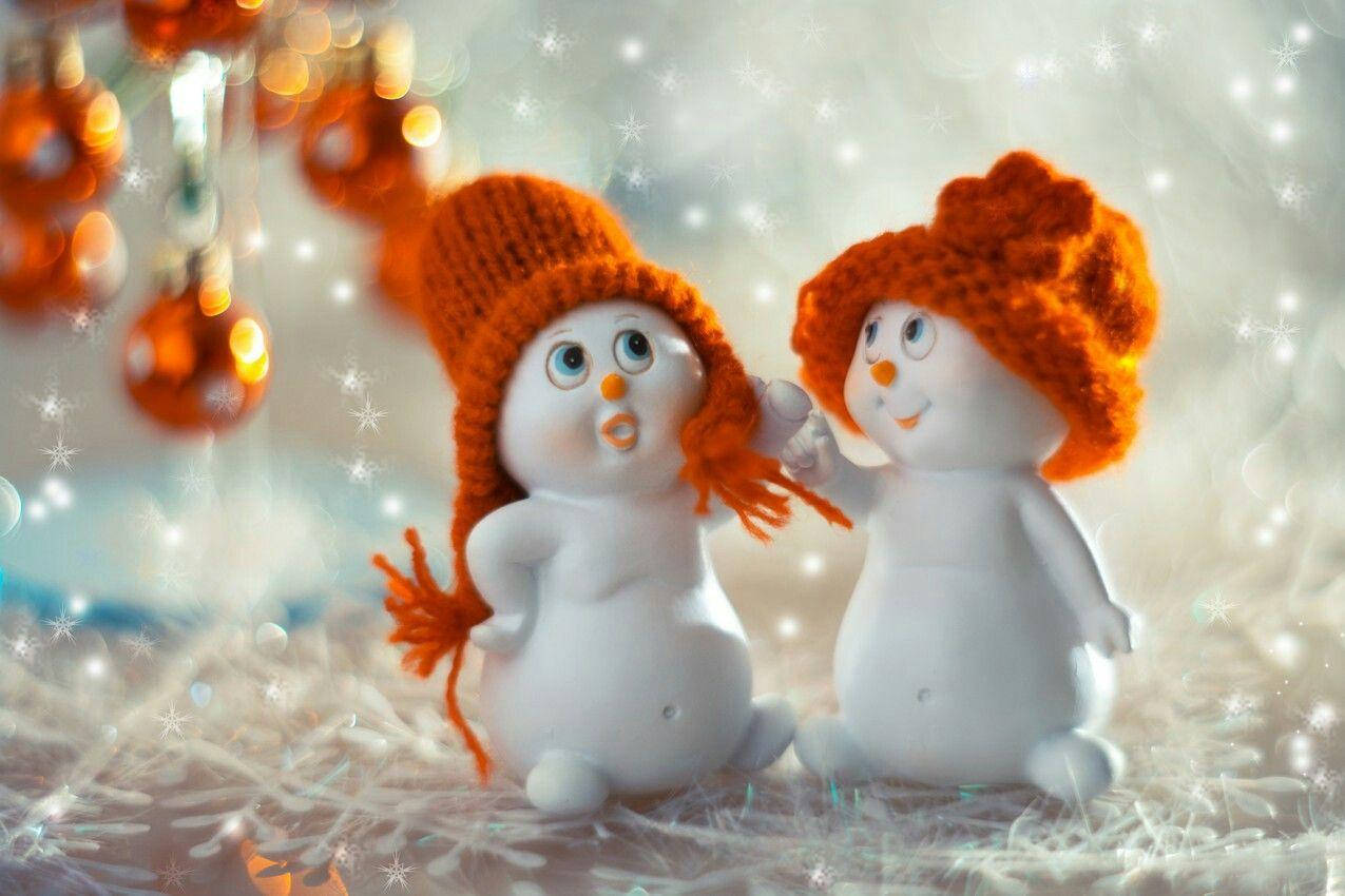 Cute Snow Toys Background