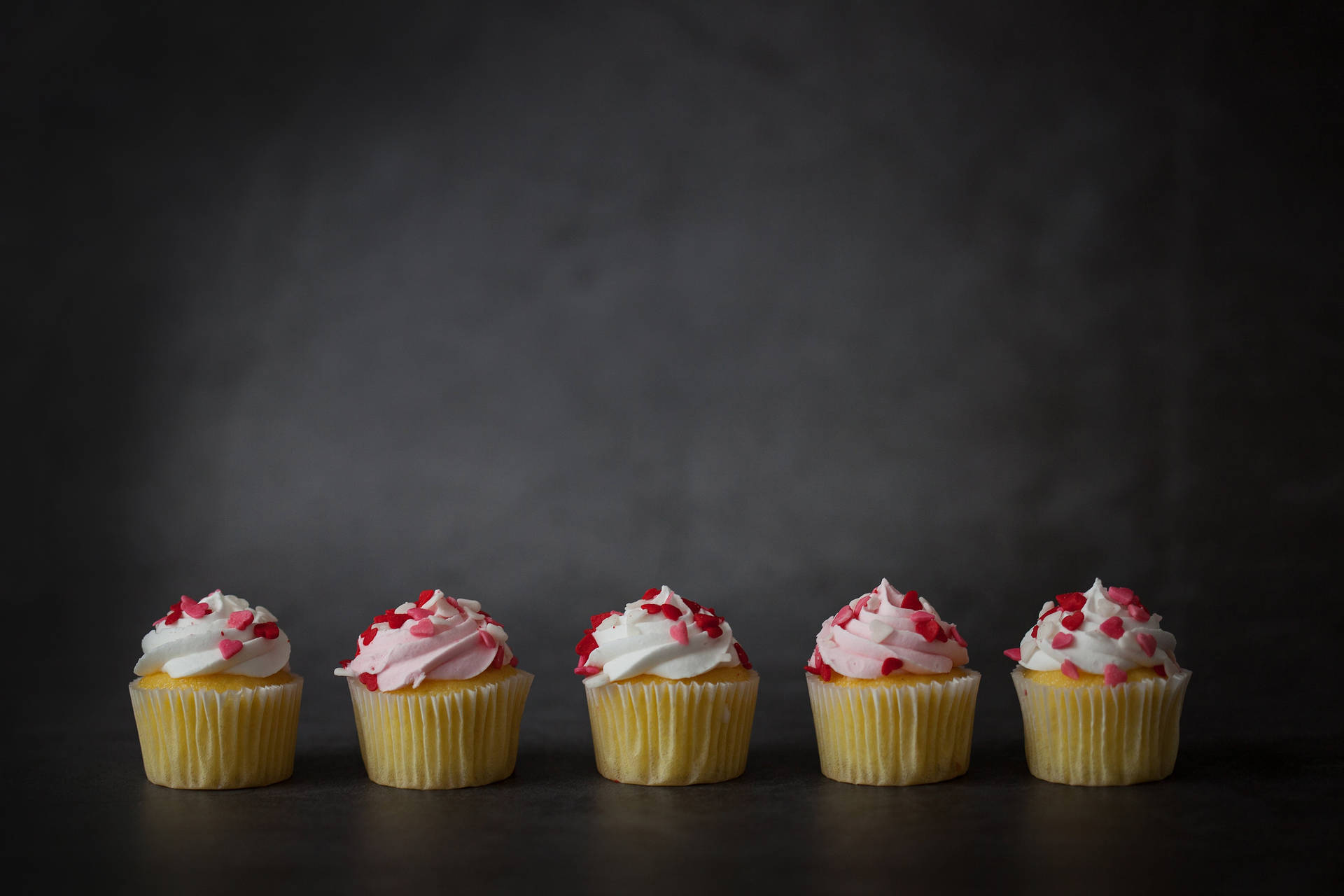 Cute Valentine's Day Sweet Cupcakes