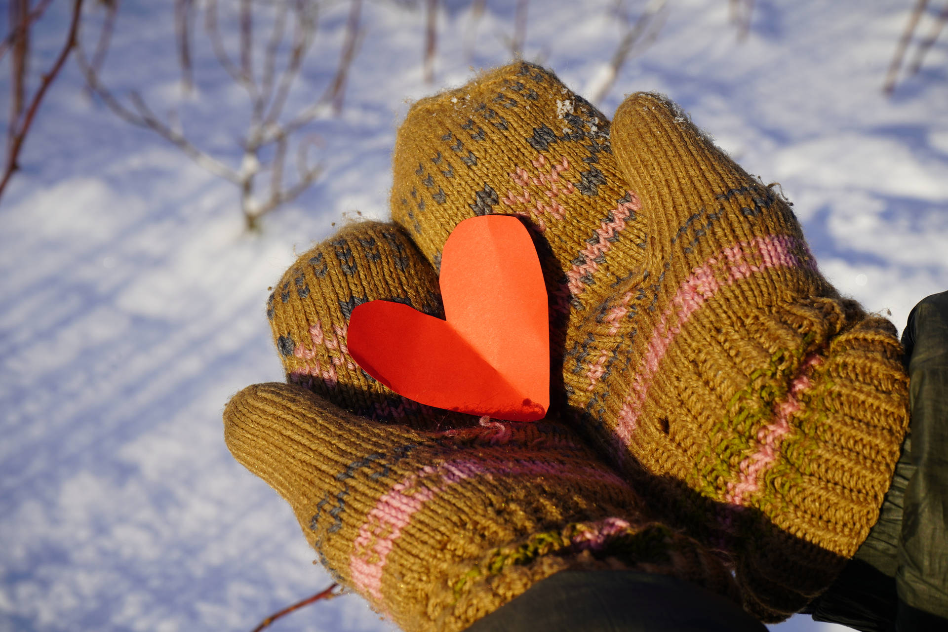 Cute Valentine's Day Winter Heart Background