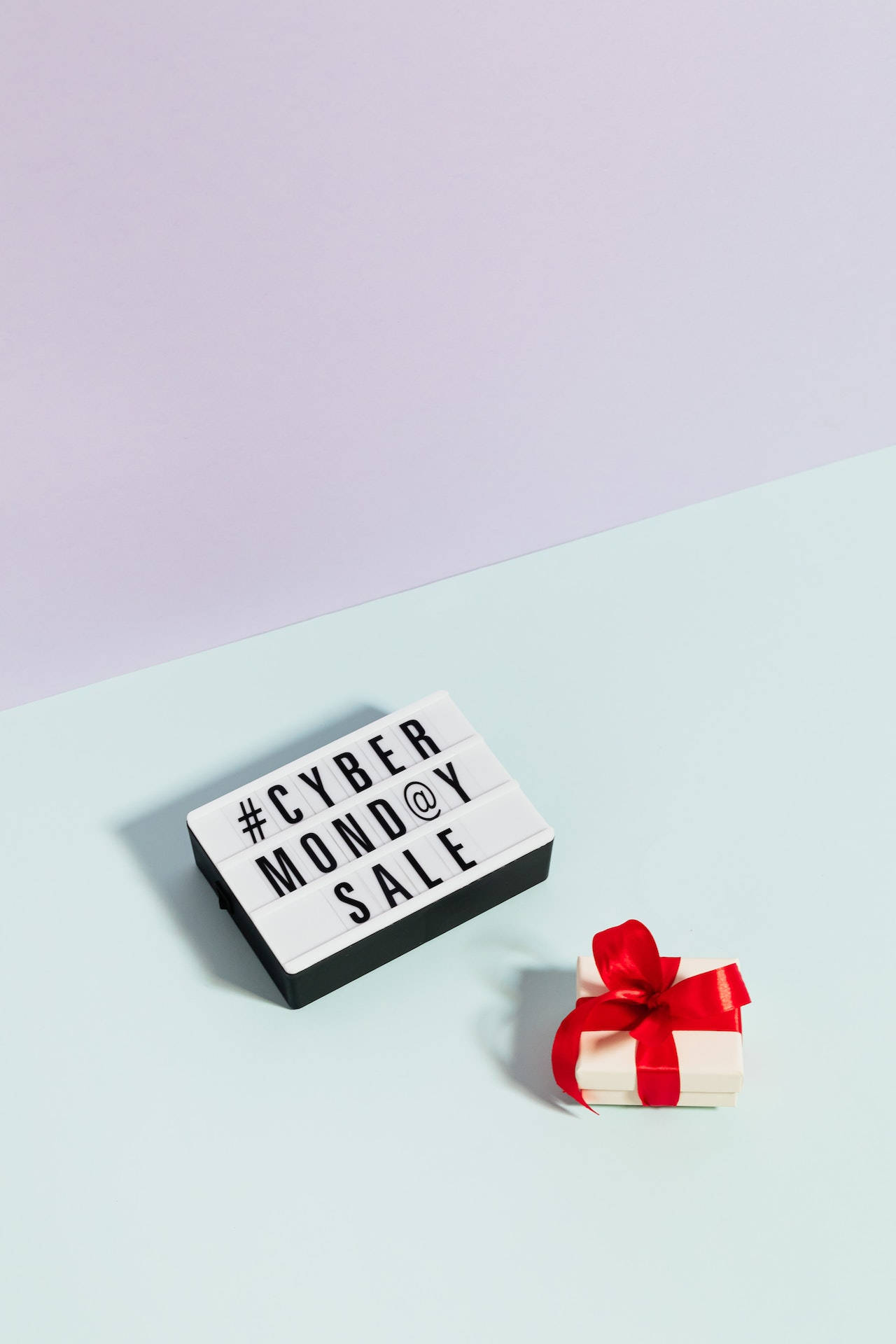 Cyber Monday Gift Box