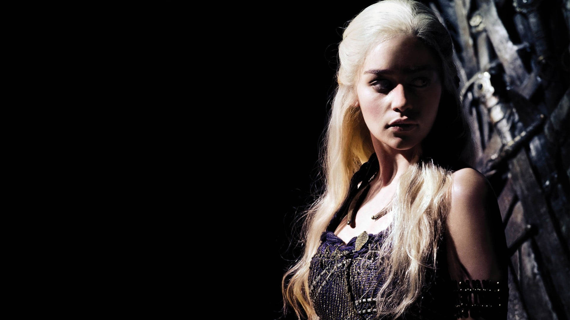 Daenerys Targaryen Black Theme Portrait Background