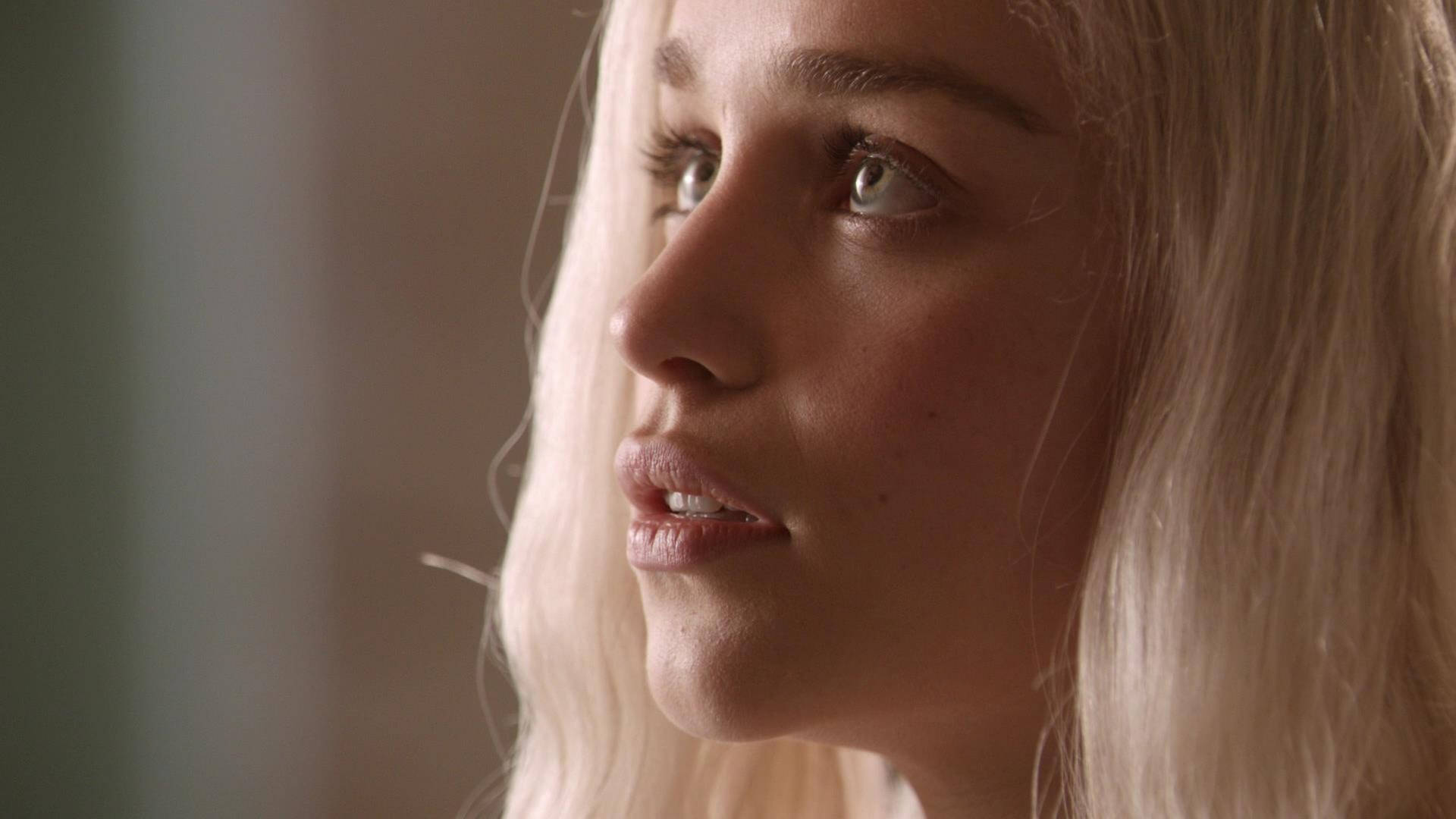 Daenerys Targaryen Face Close-up Background