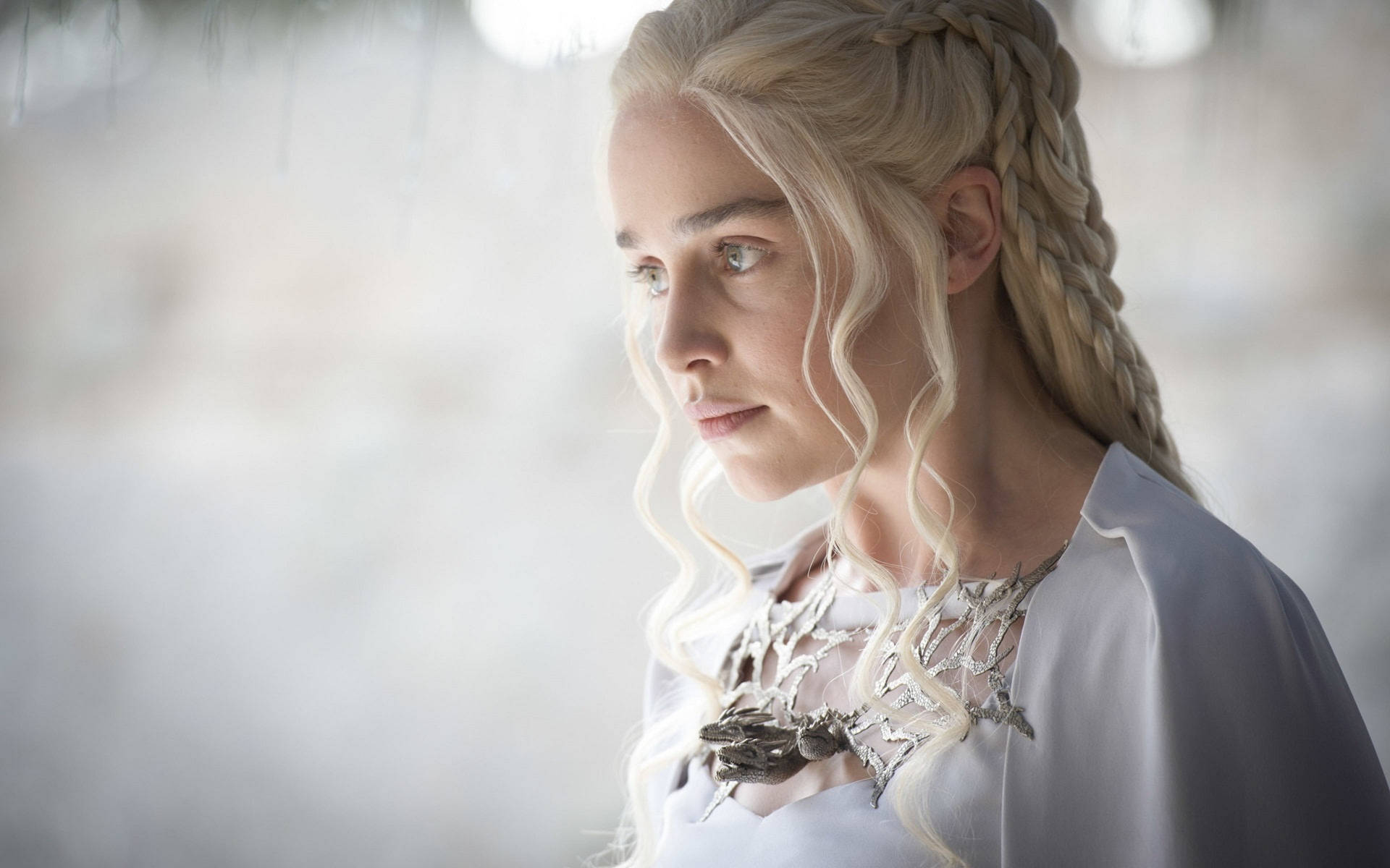 Daenerys Targaryen White Dress Portrait Background