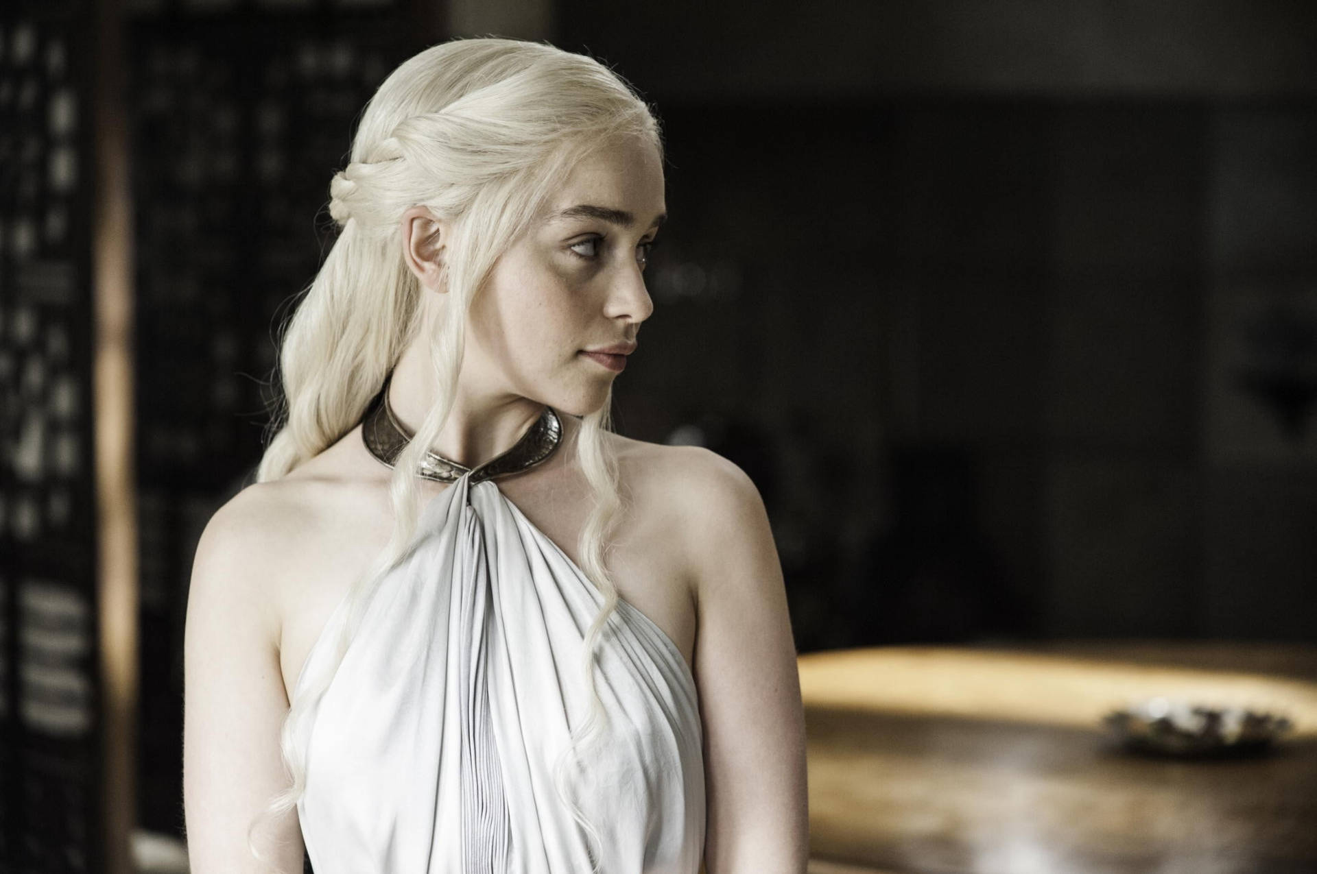 Daenerys Targaryen White Halter Neck Background
