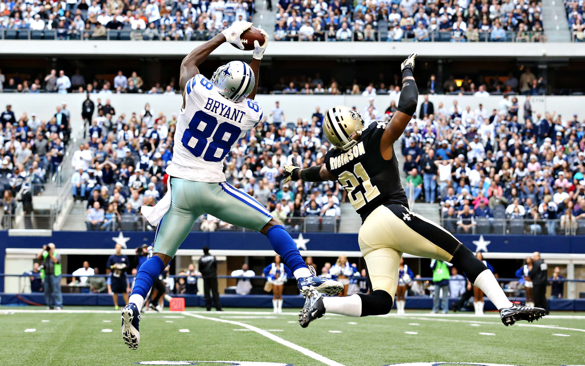 Dak Prescott, Ezekiel Elliott & Amari Cooper Lead The Cowboys Background