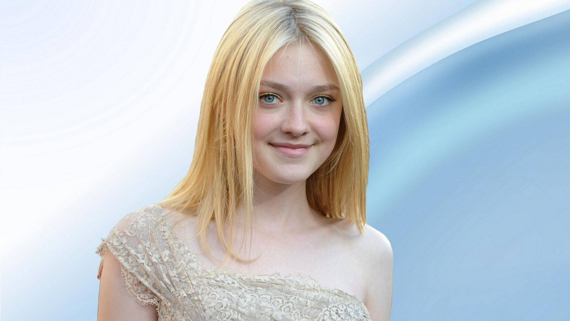 Dakota Fanning At The 2010 Eclipse Premiere Background