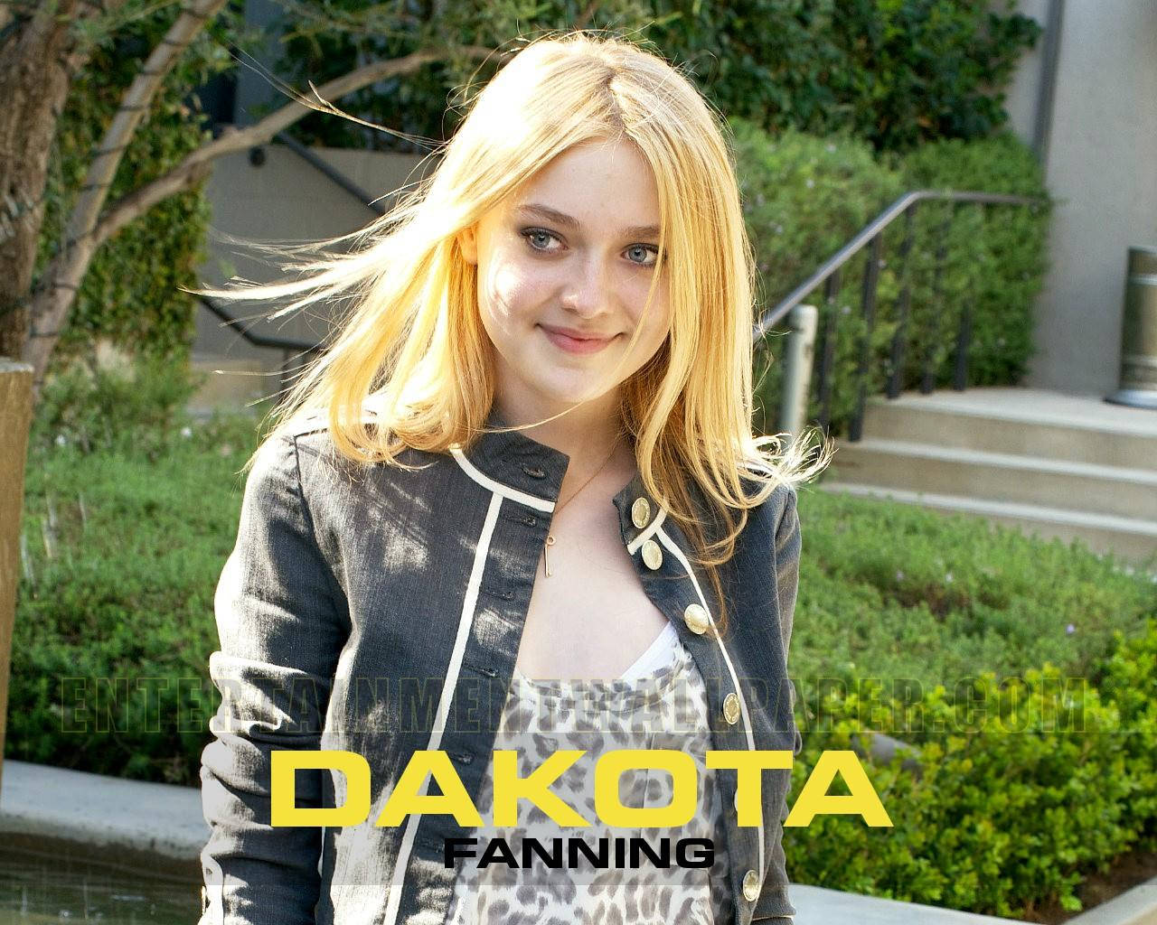 Dakota Fanning - Confident In Black