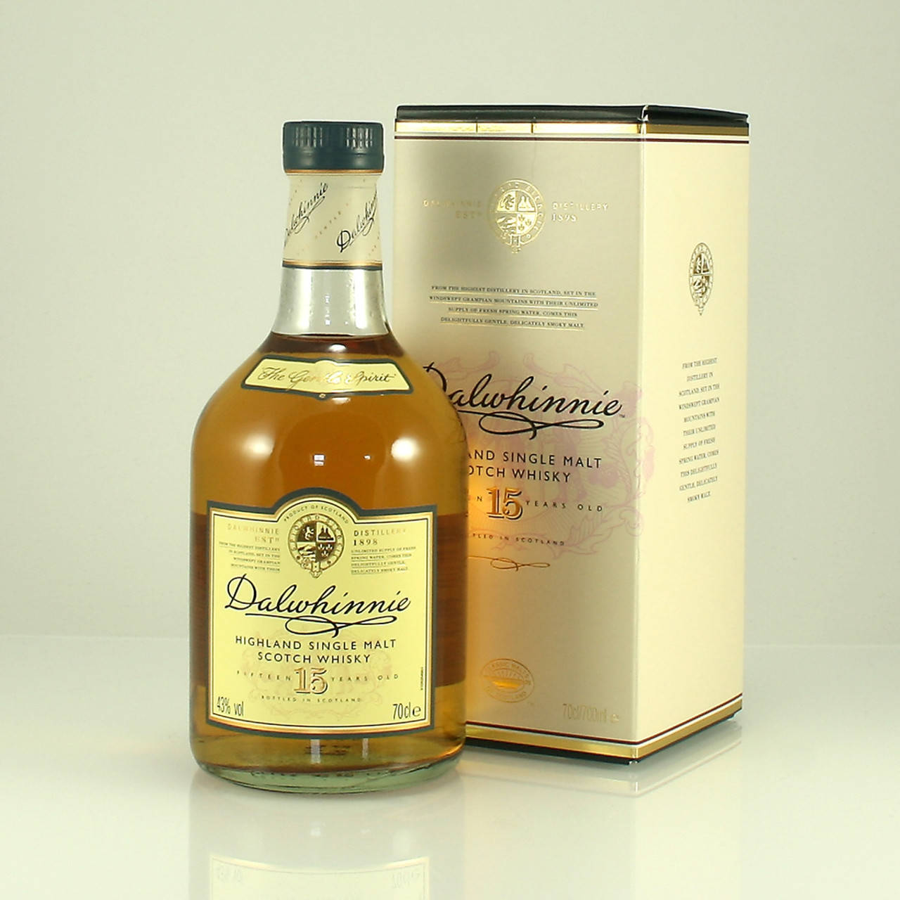 Dalwhinnie Whisky 15 With Box Background